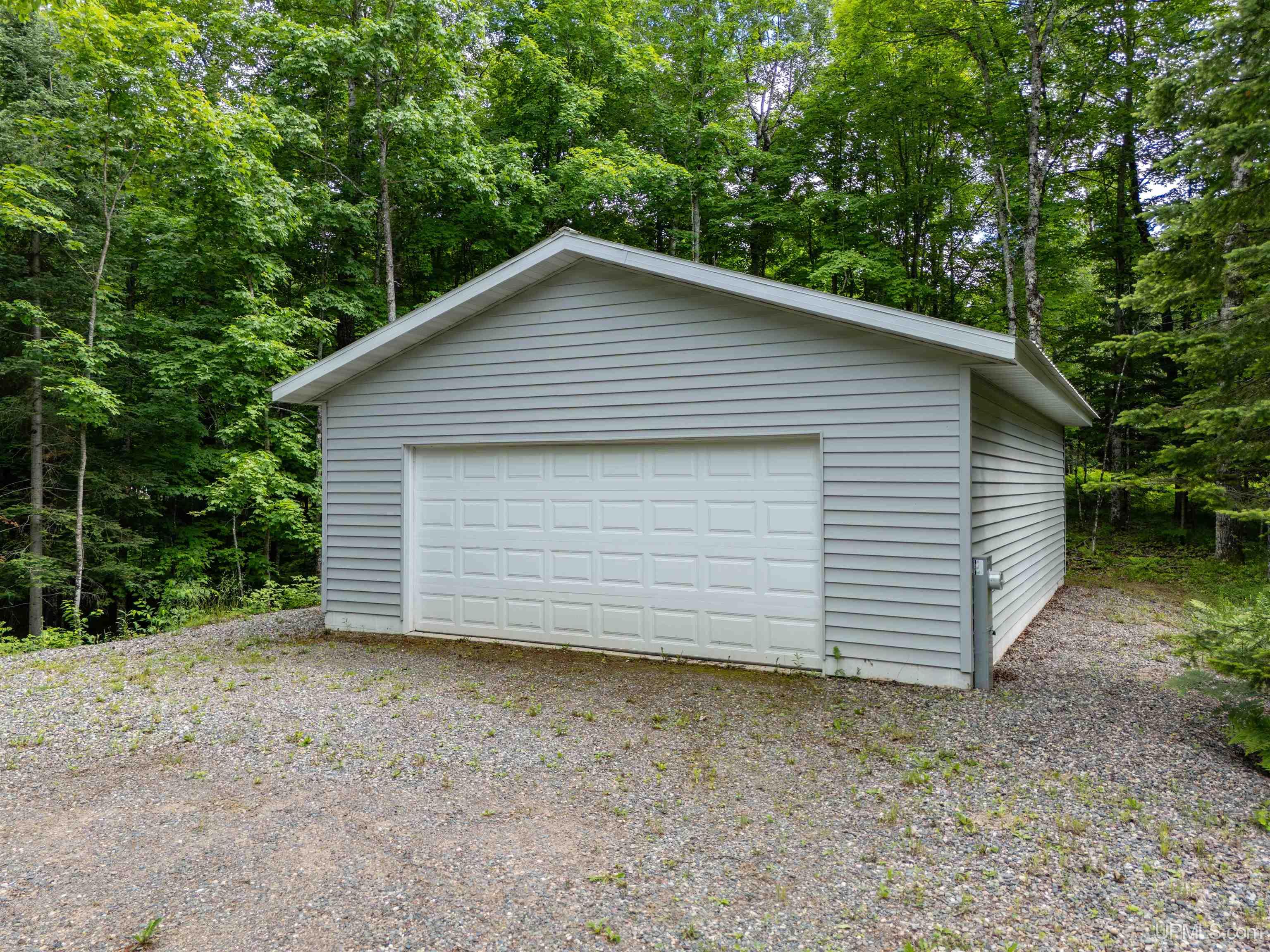 104 N Hagerman Lake Road Property Photo 44