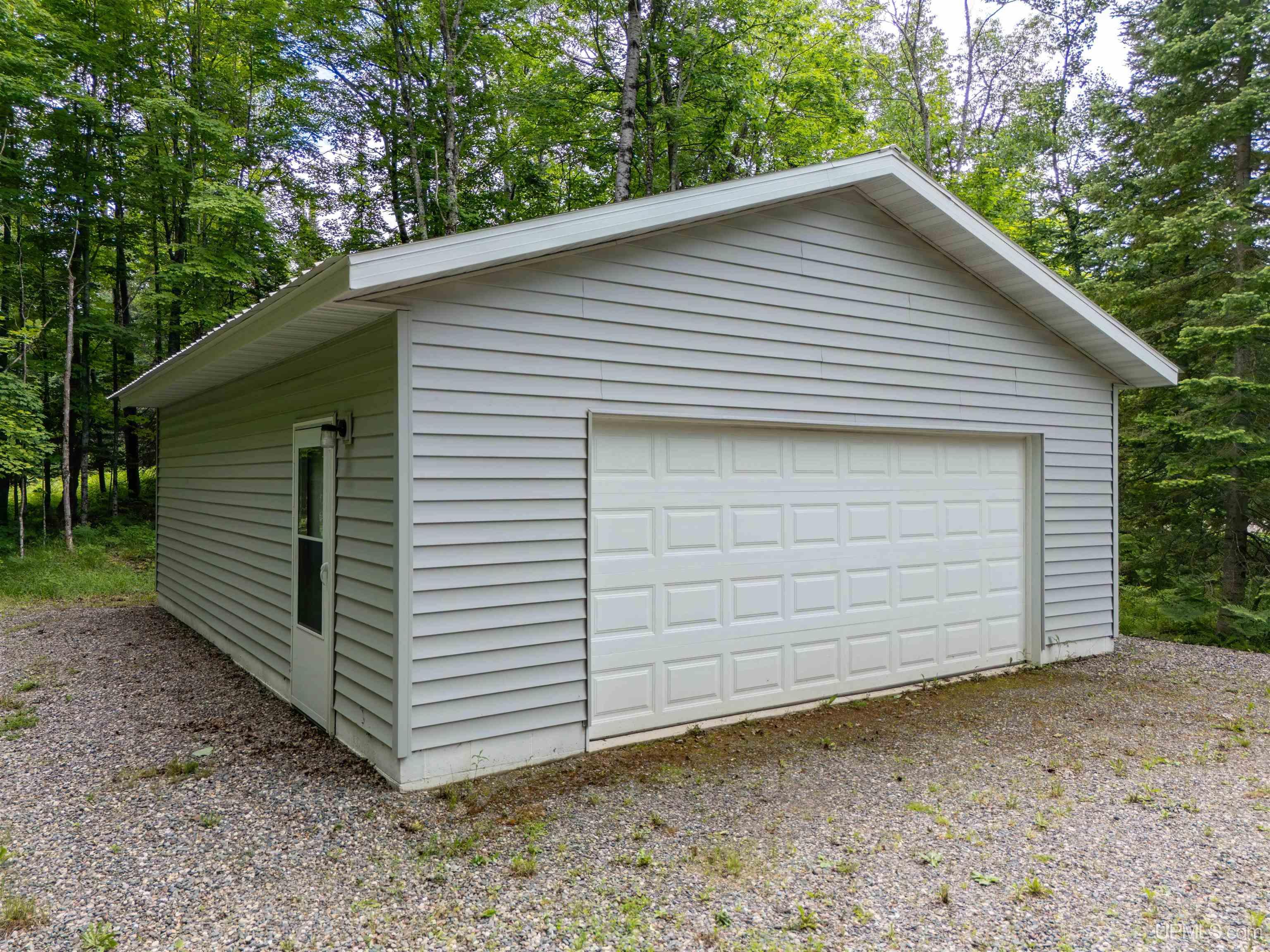 104 N Hagerman Lake Road Property Photo 45