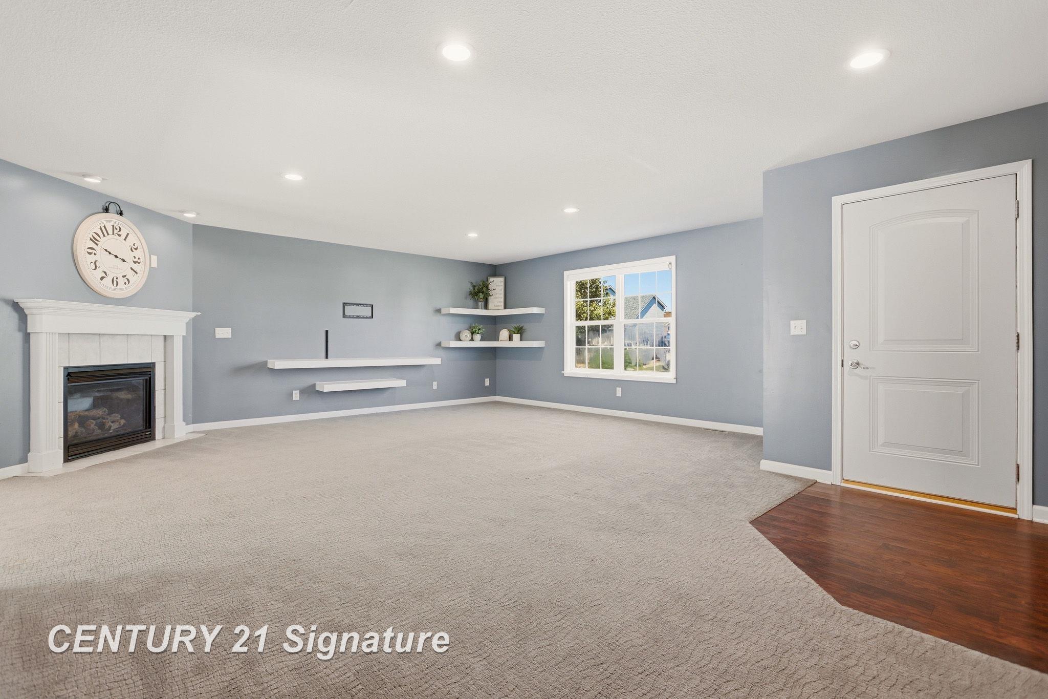 8433 Waxwing Drive Property Photo 7