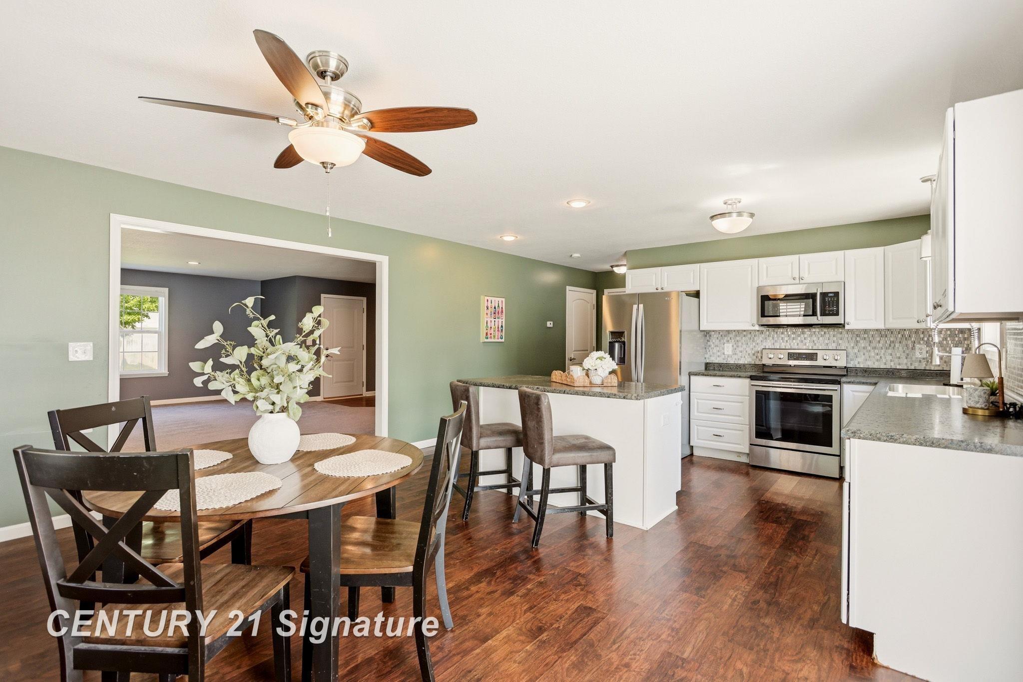 8433 Waxwing Drive Property Photo 17