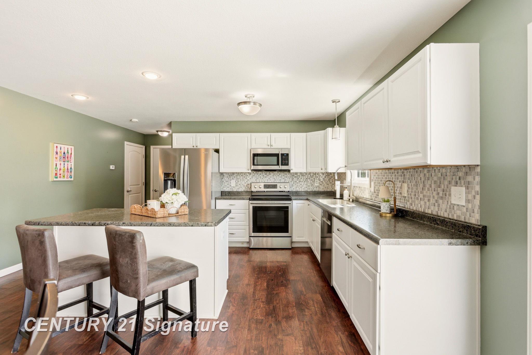 8433 Waxwing Drive Property Photo 18