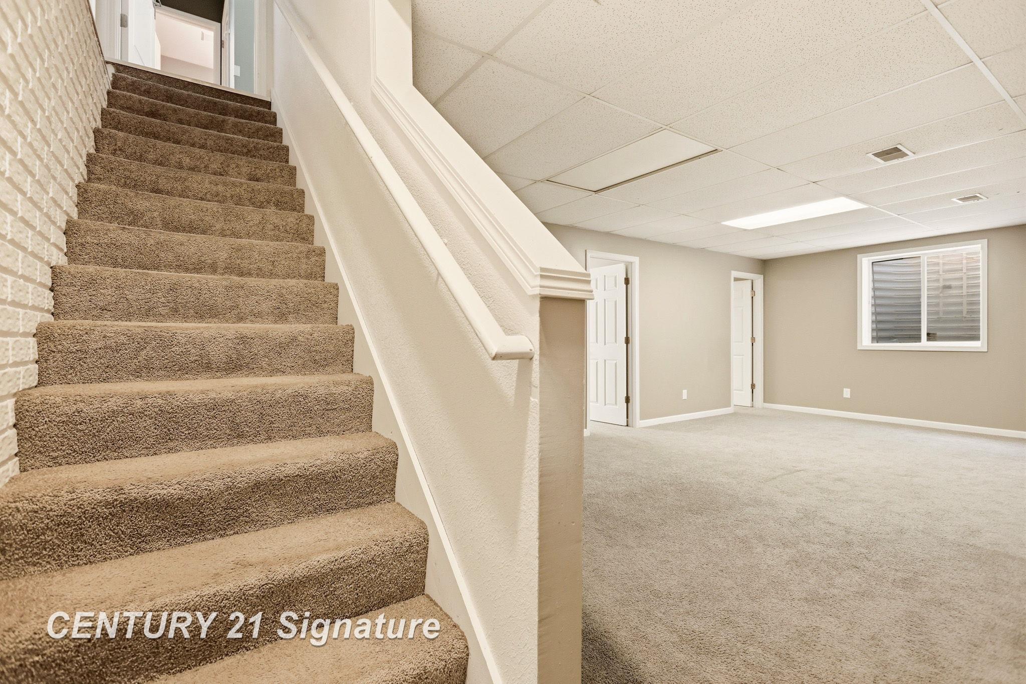 8433 Waxwing Drive Property Photo 30