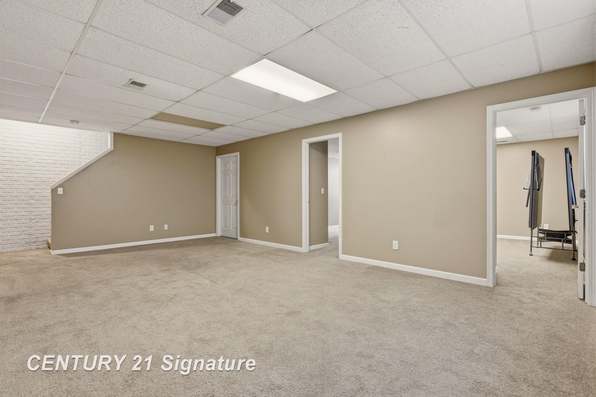 8433 Waxwing Drive Property Photo 34