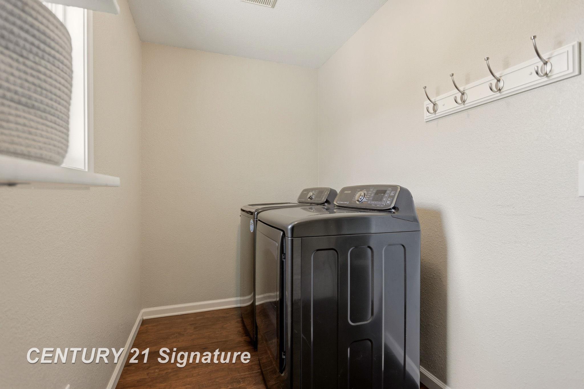 8433 Waxwing Drive Property Photo 36