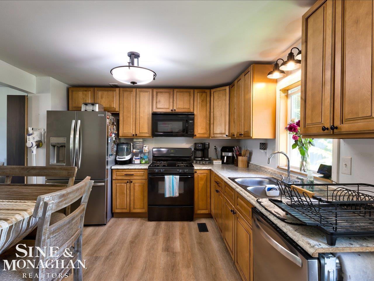 3976 W Wilson Street Property Photo 11