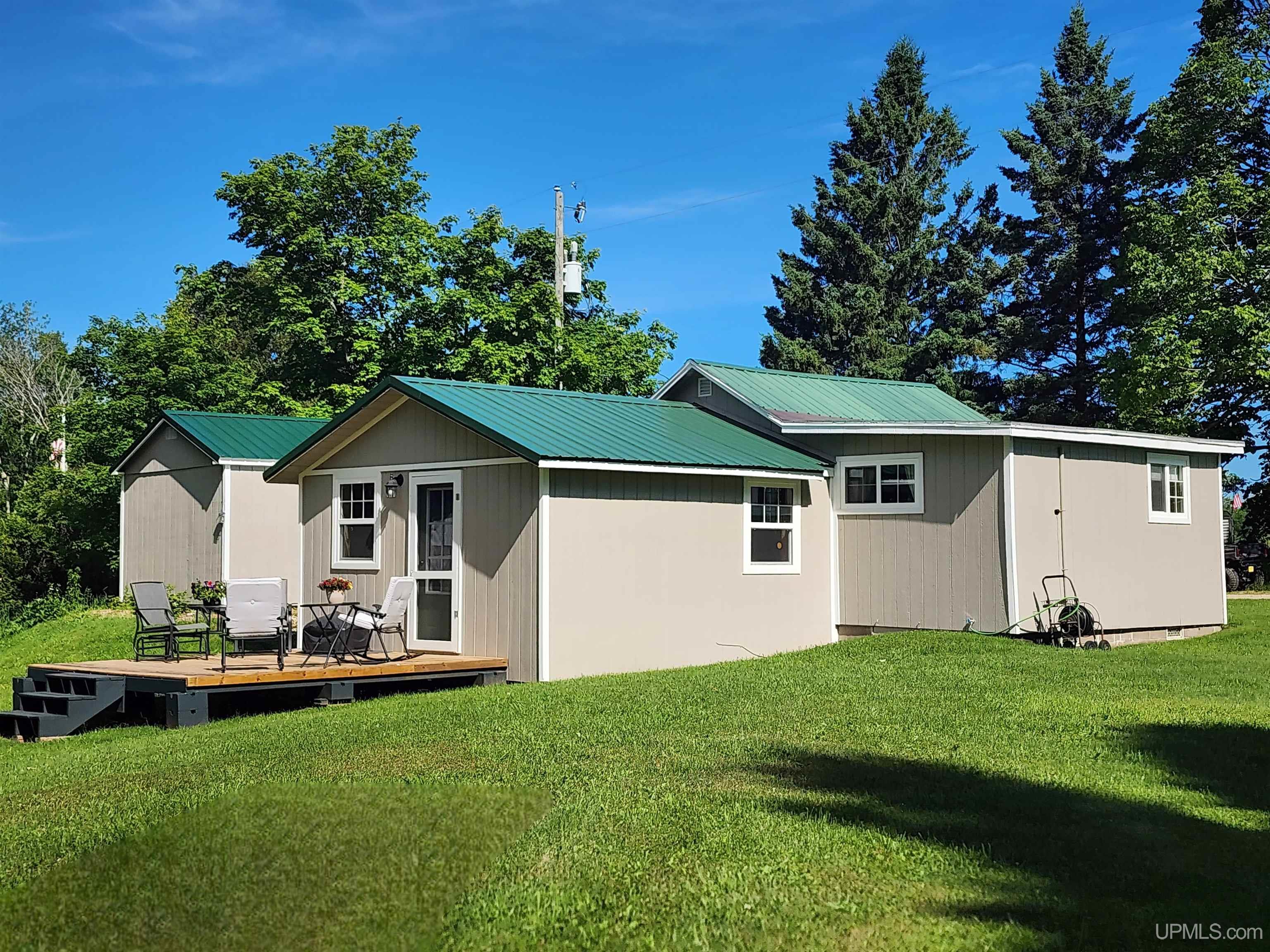 E2951 Torma Road Property Photo 3