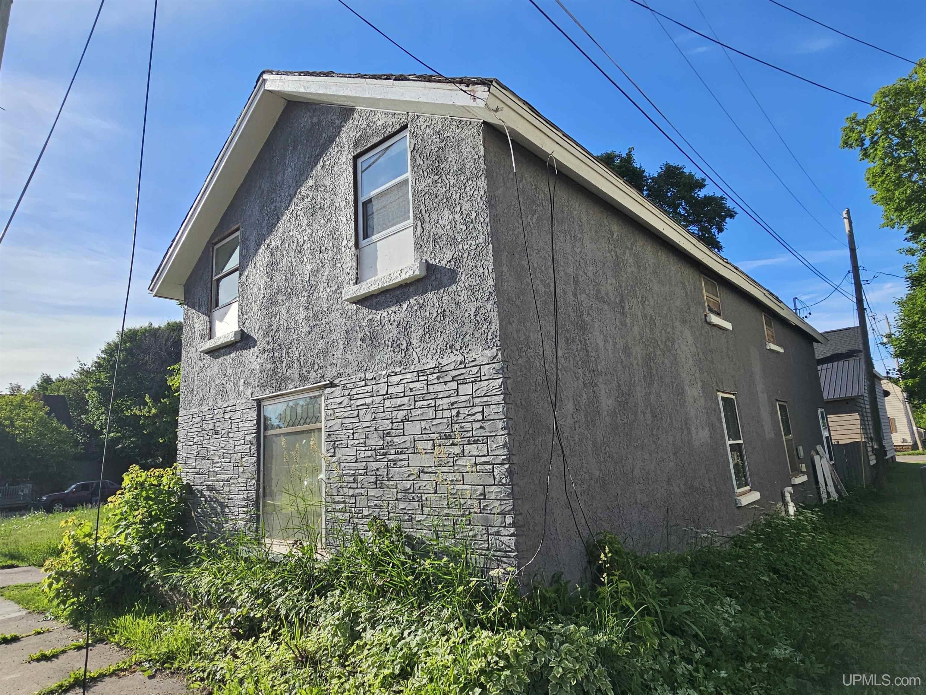310 North Street Property Photo 4