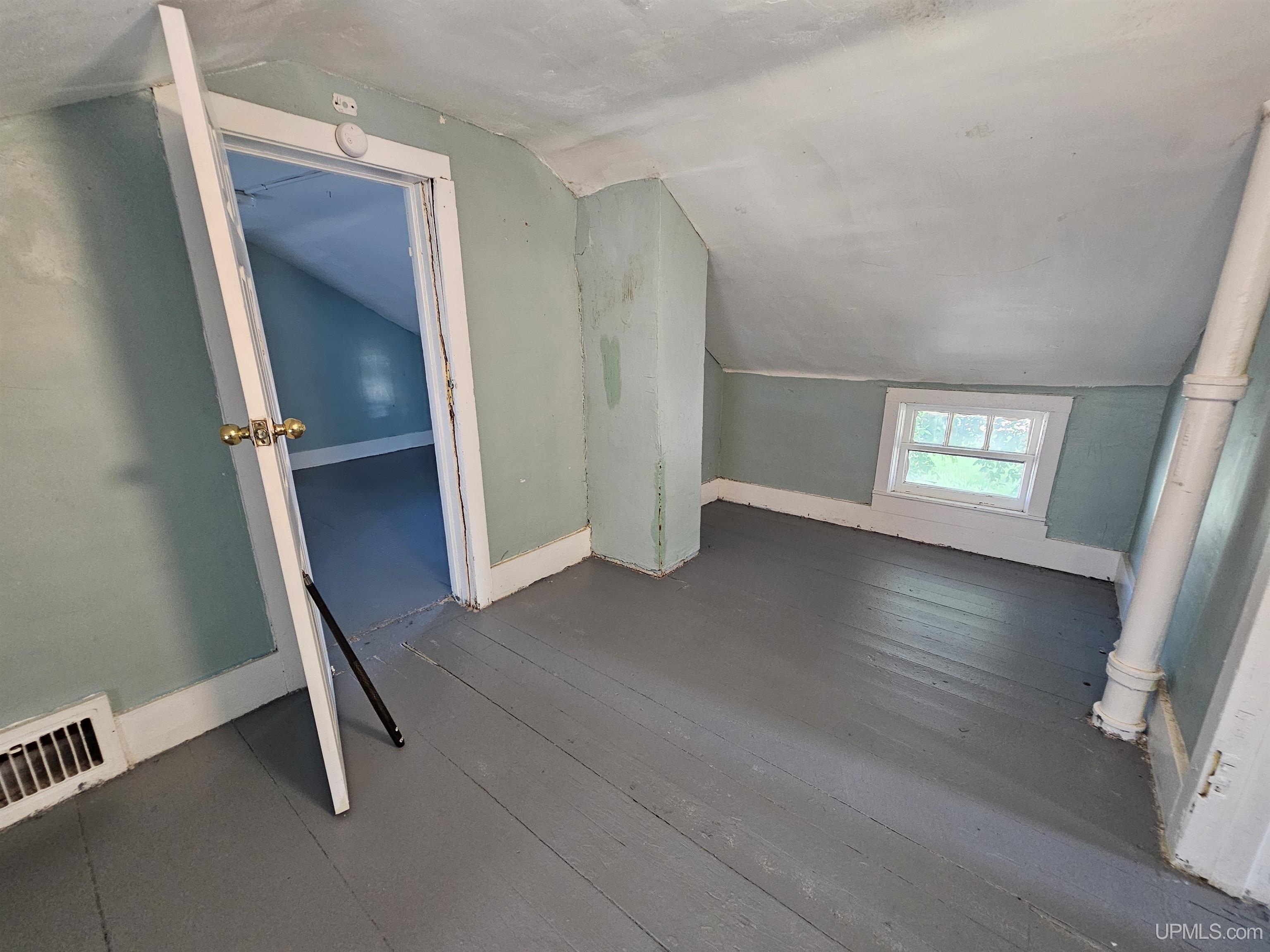 310 North Street Property Photo 18