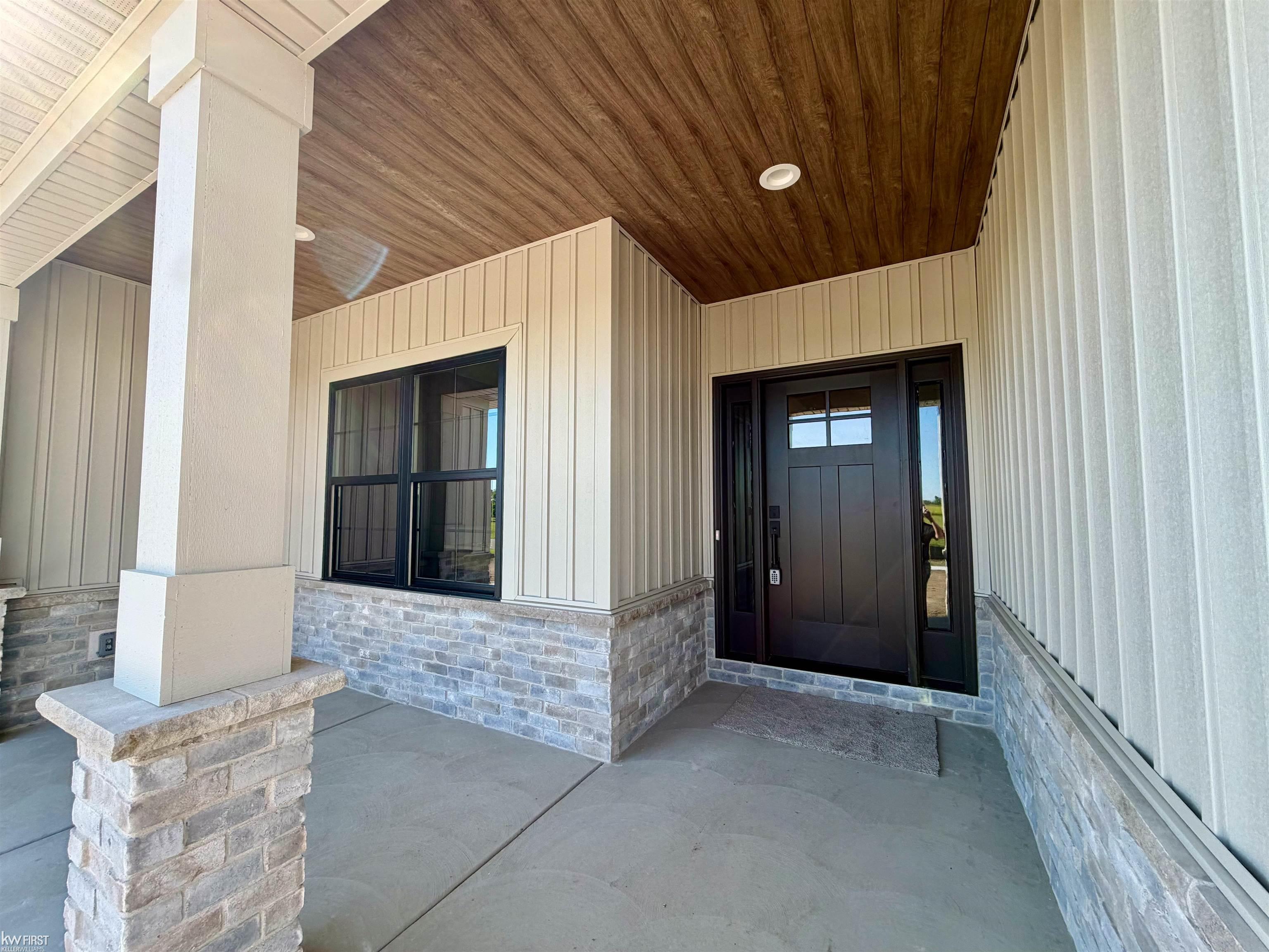 5483 Championship Drive Property Photo 2