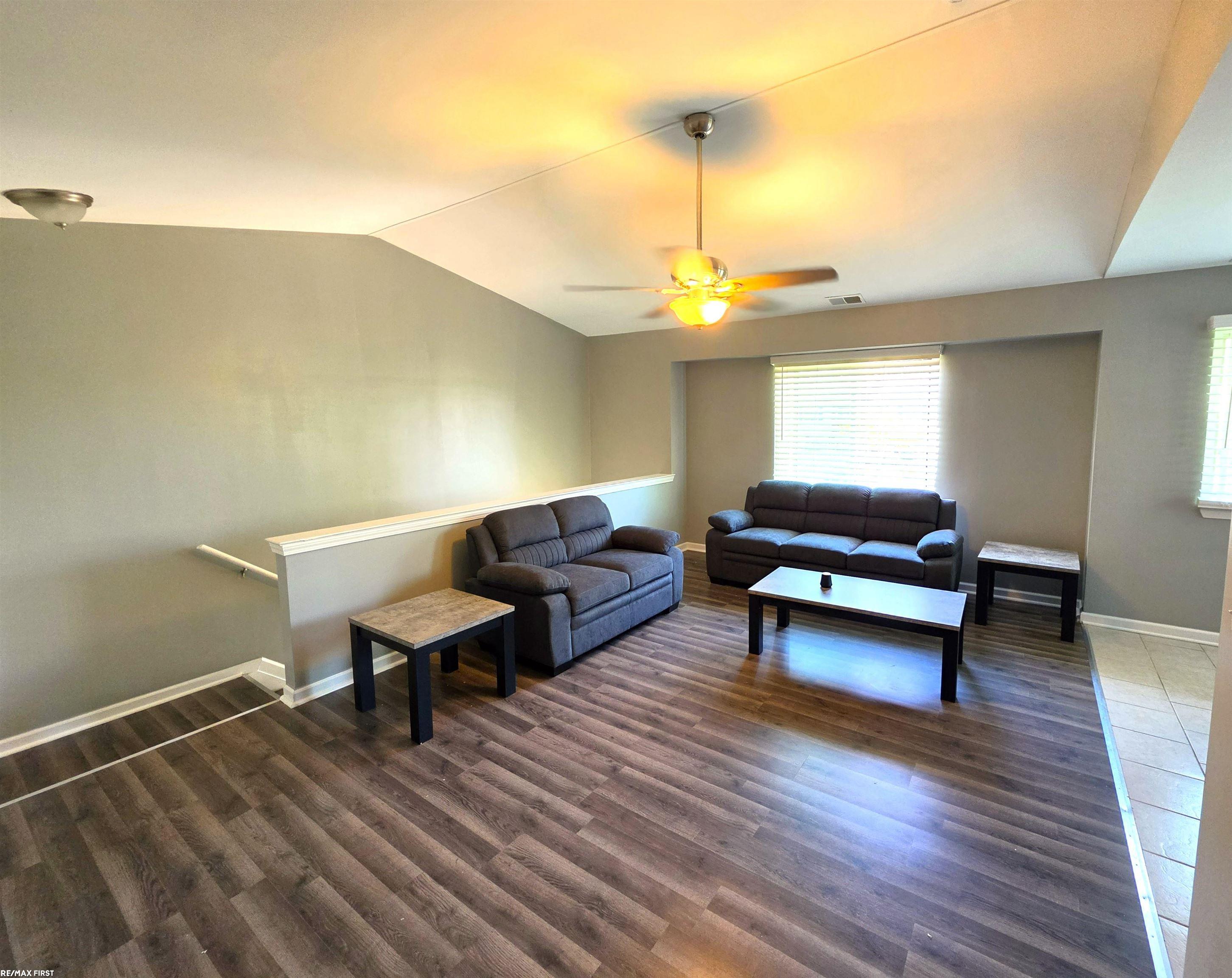 17438 Utica Oaks Lane Property Photo 2