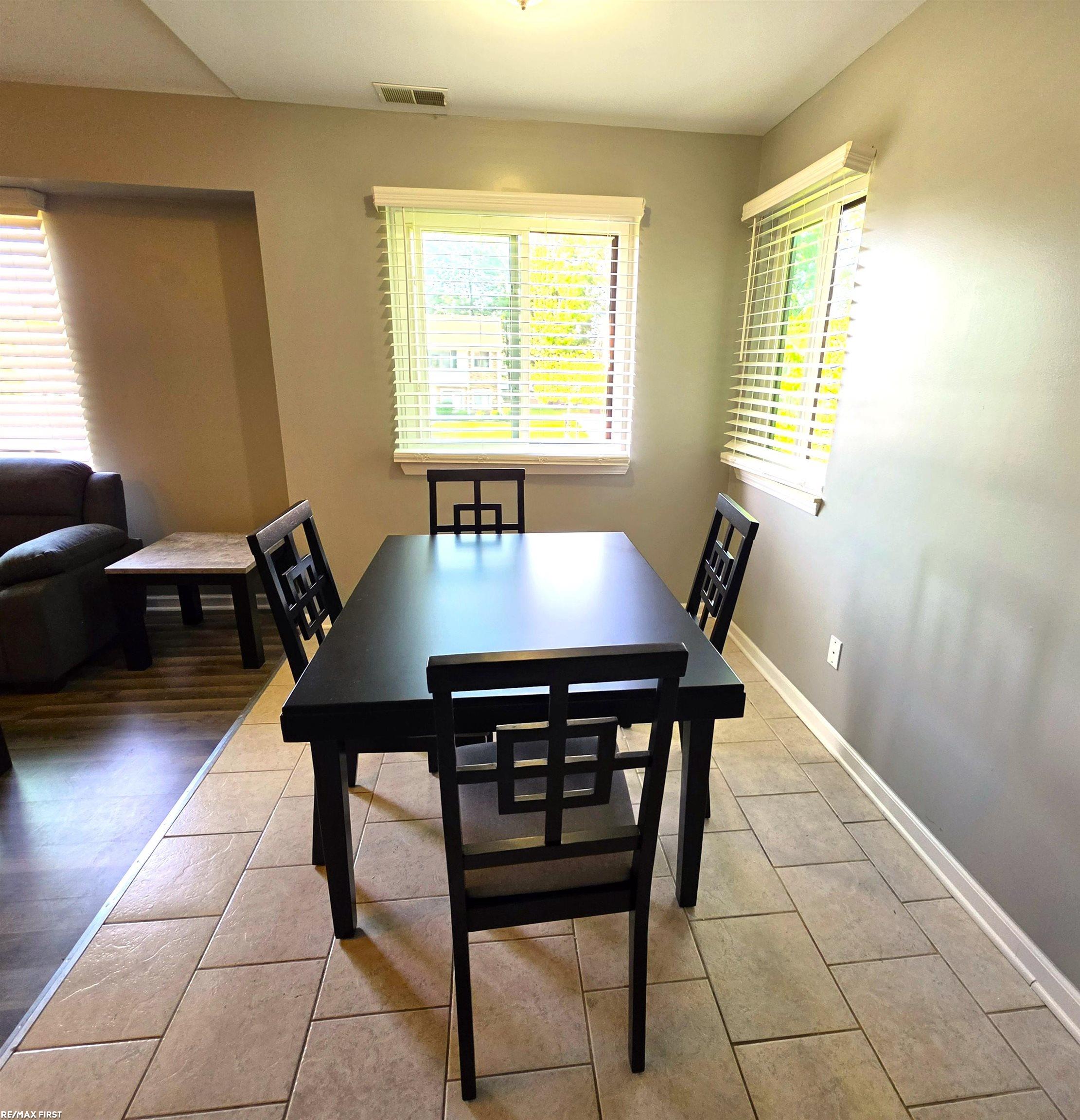 17438 Utica Oaks Lane Property Photo 9