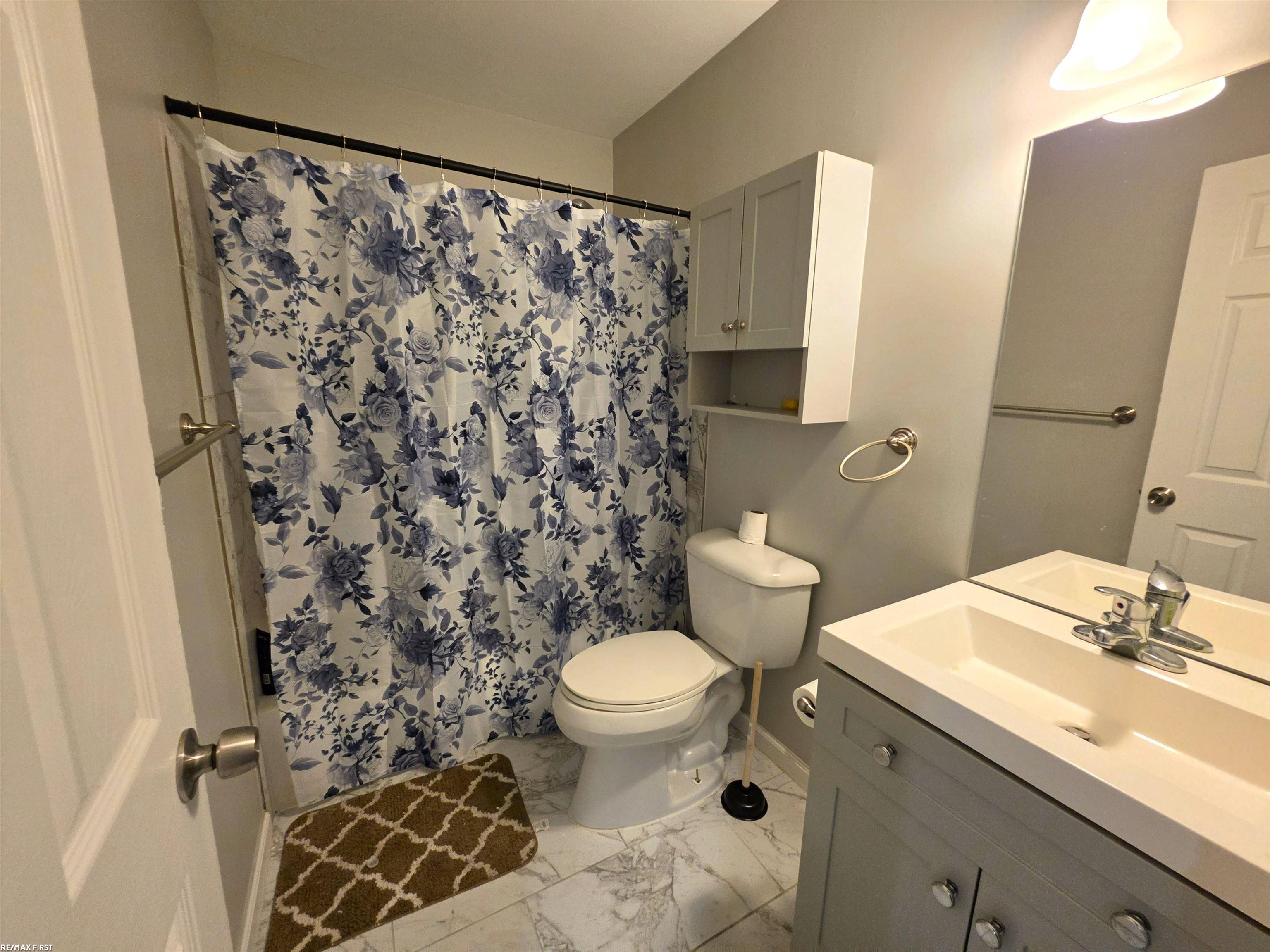 17438 Utica Oaks Lane Property Photo 10