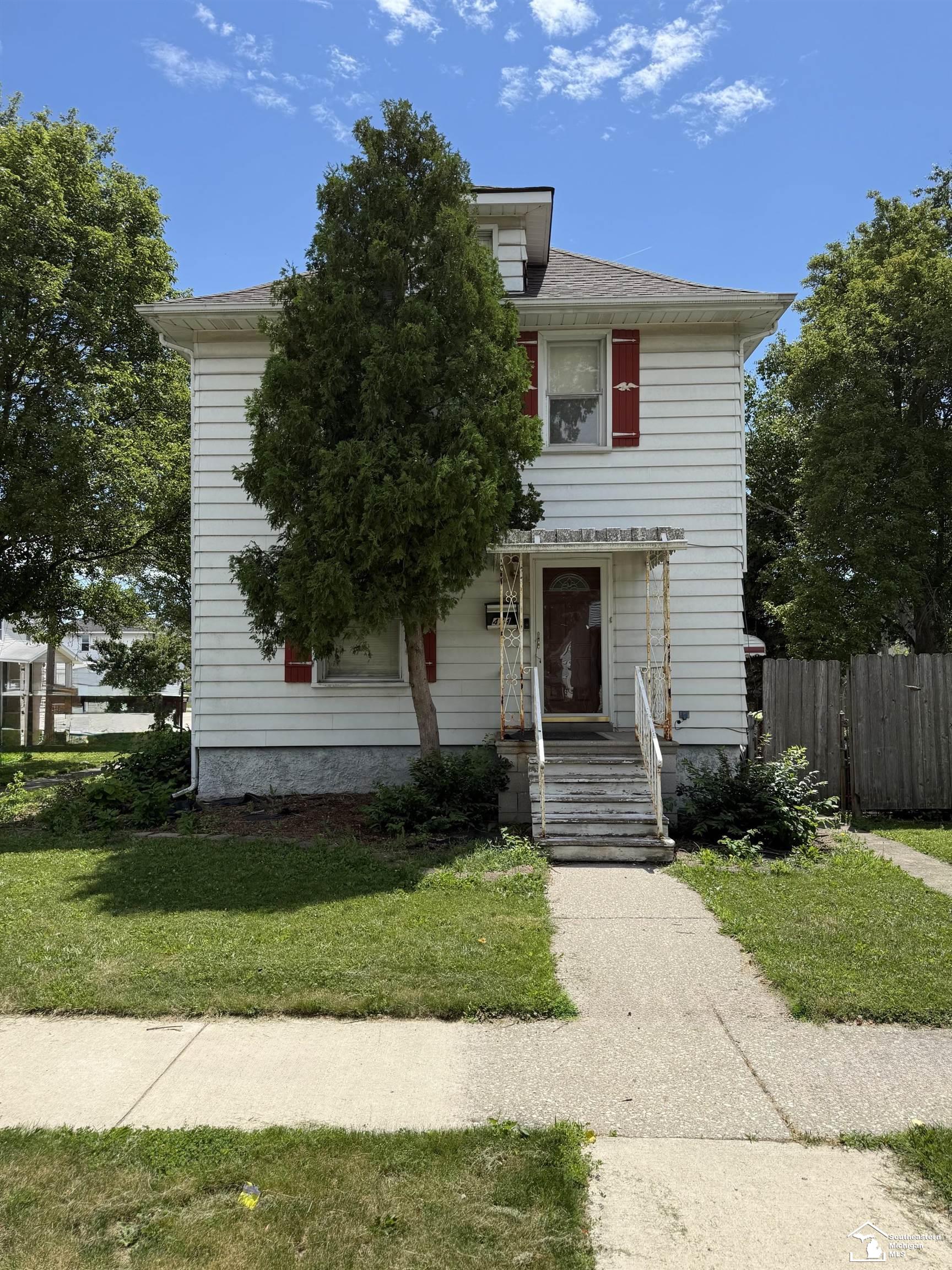 474 Riverview Avenue Property Photo 1