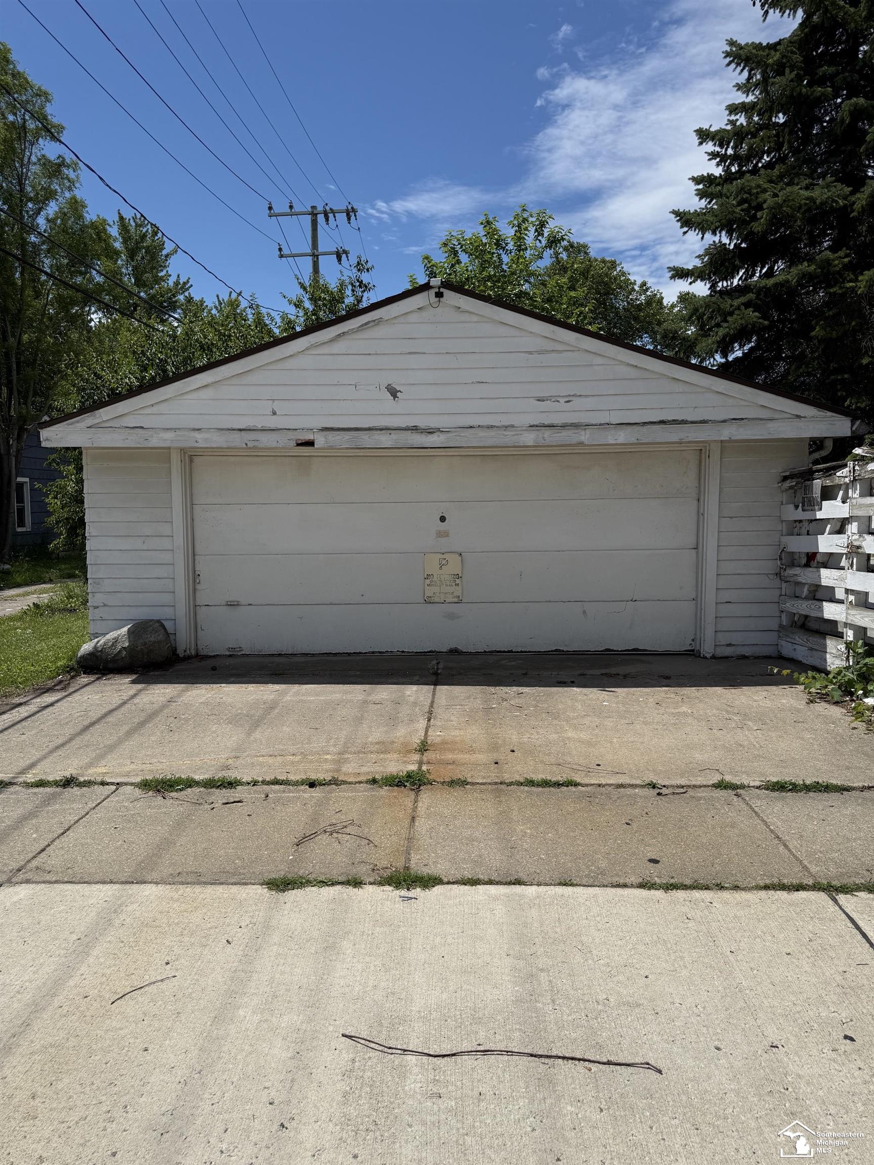 474 Riverview Avenue Property Photo 2