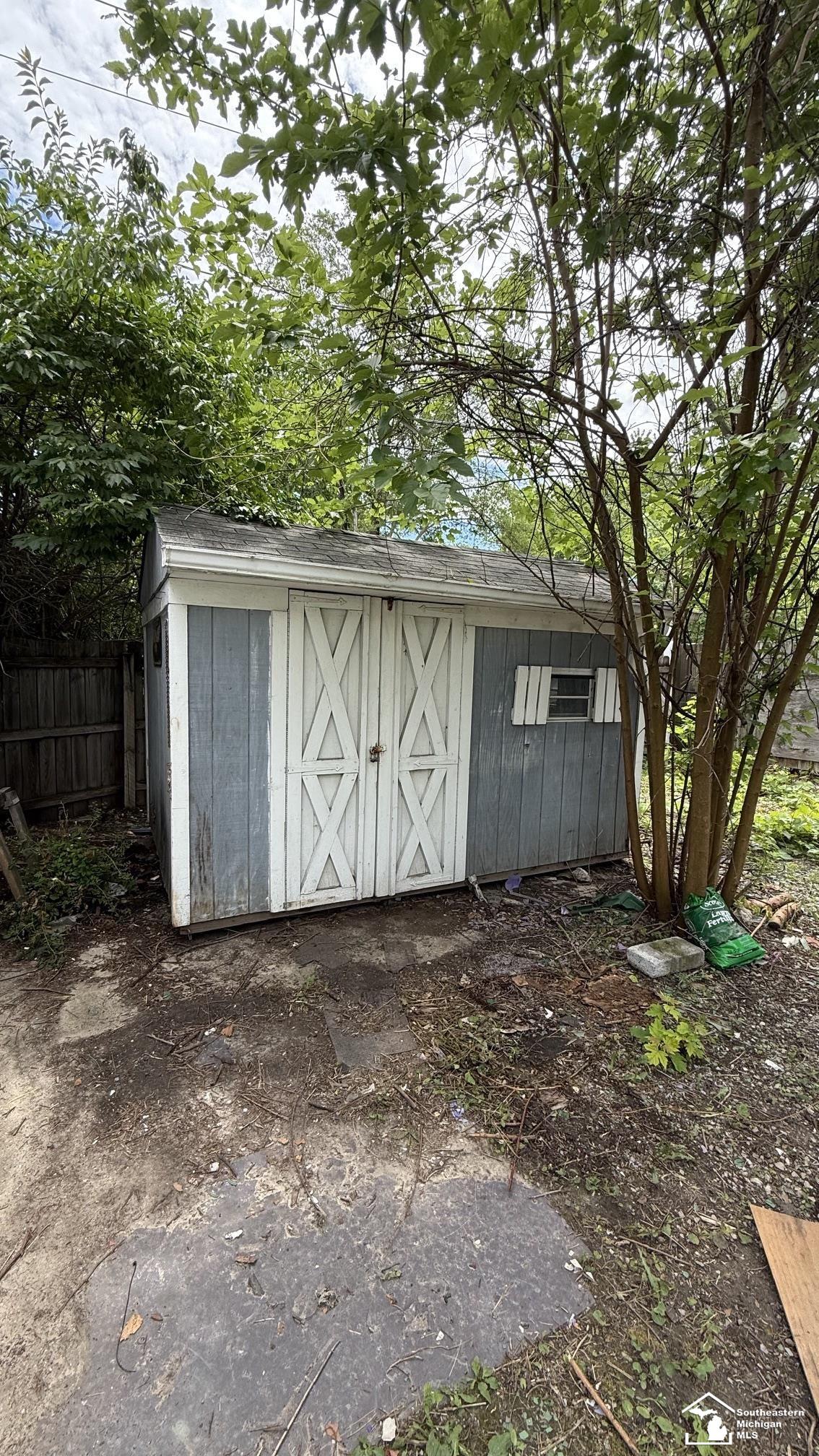 474 Riverview Avenue Property Photo 4