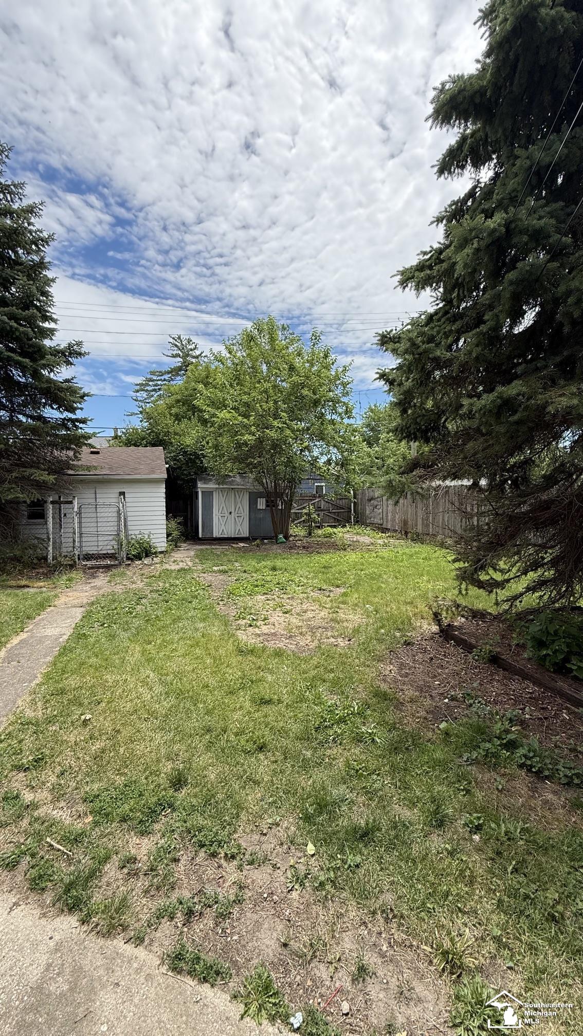 474 Riverview Avenue Property Photo 5