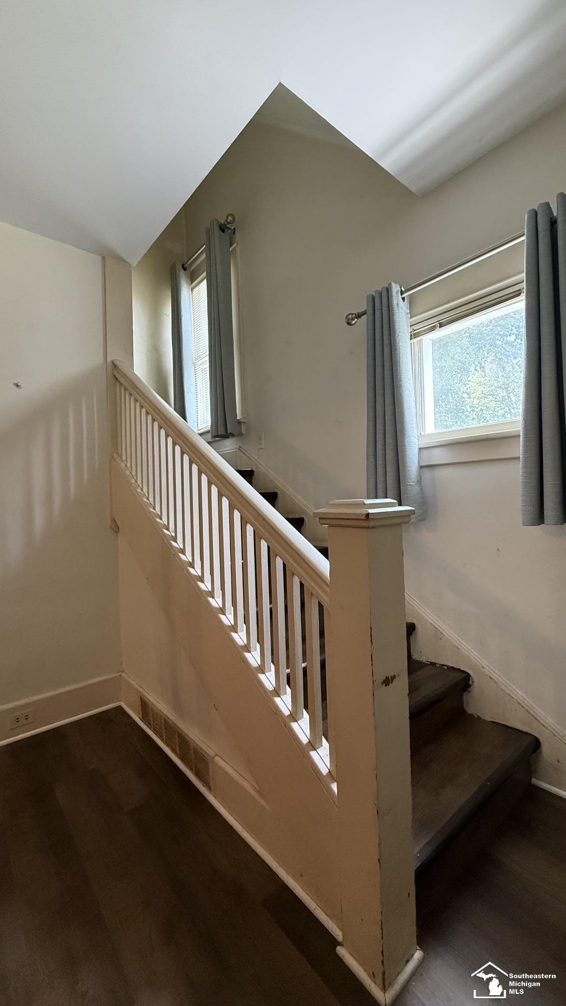 474 Riverview Avenue Property Photo 6