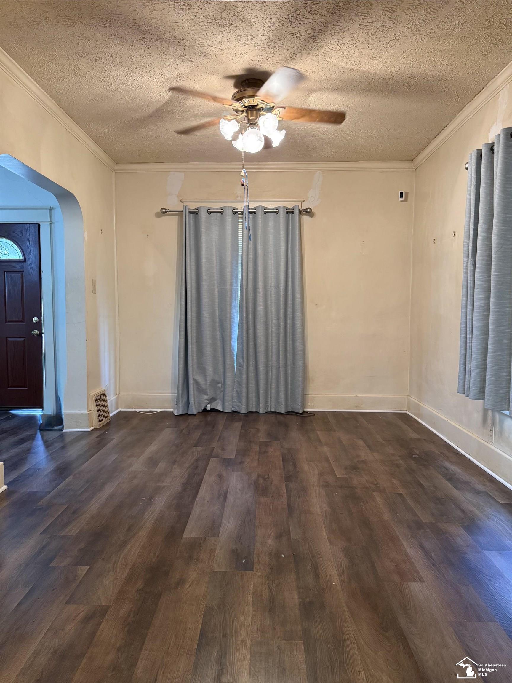 474 Riverview Avenue Property Photo 8