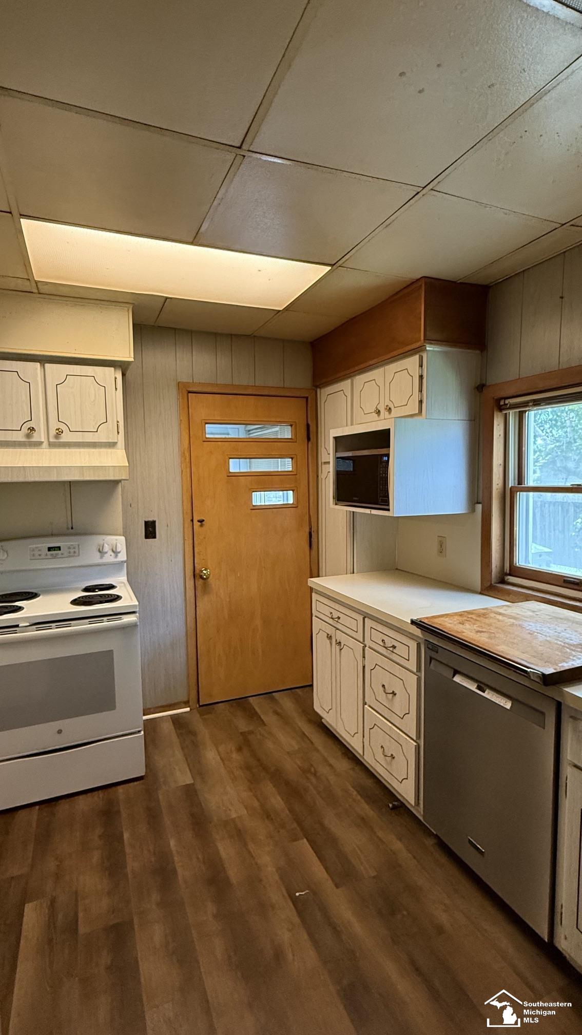 474 Riverview Avenue Property Photo 11