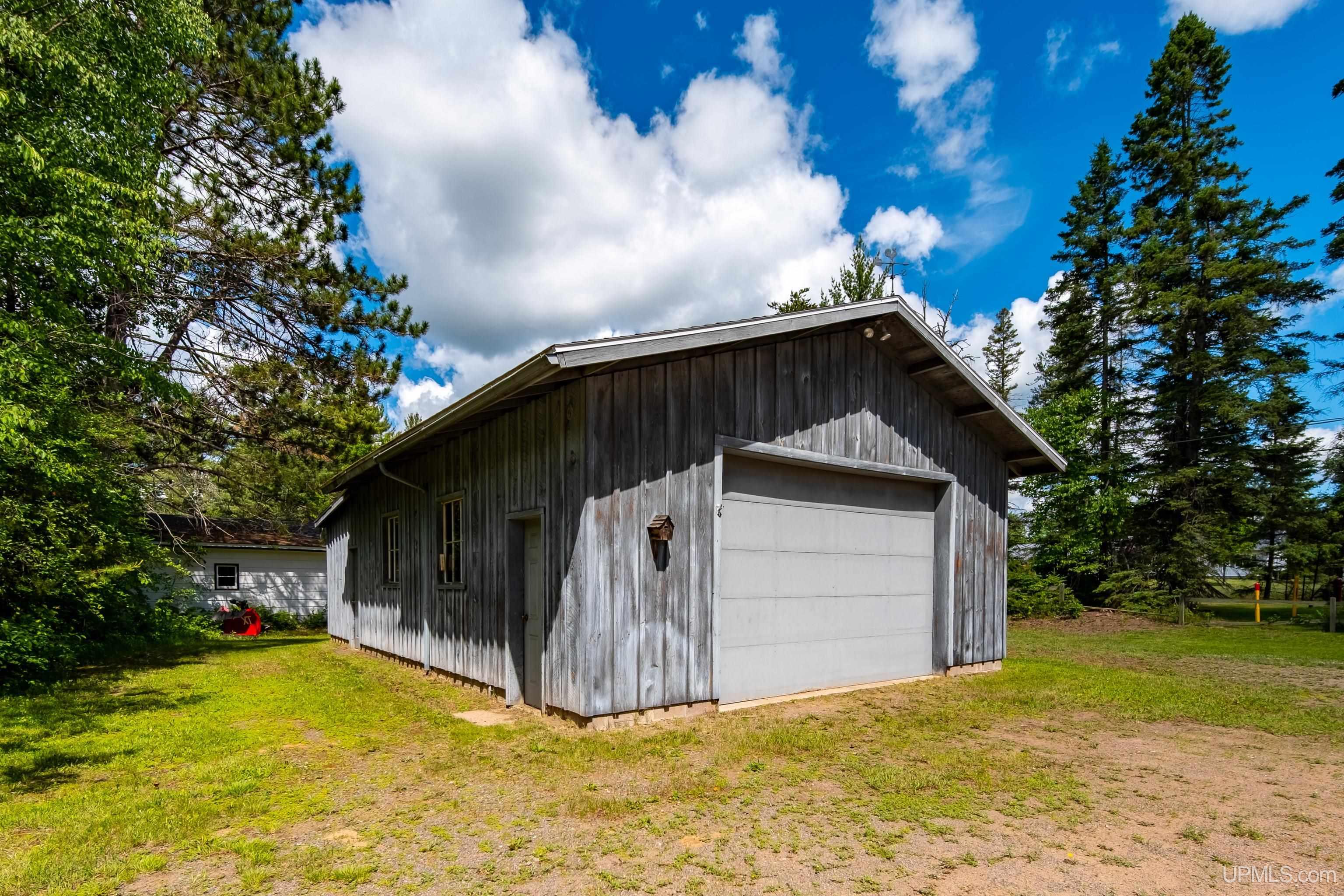 2813 Us 41 W Highway Property Photo 44