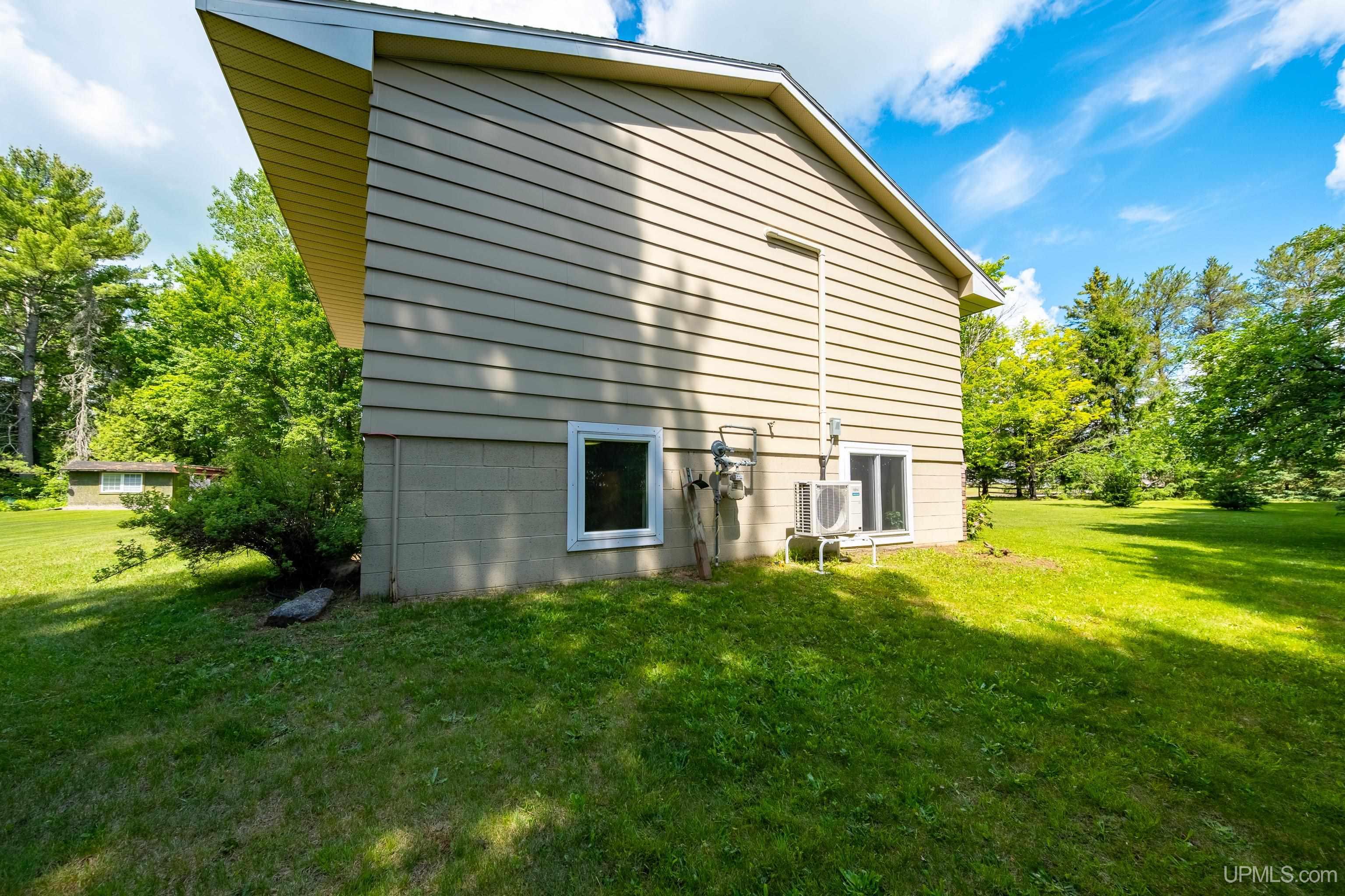 2813 Us 41 W Highway Property Photo 58