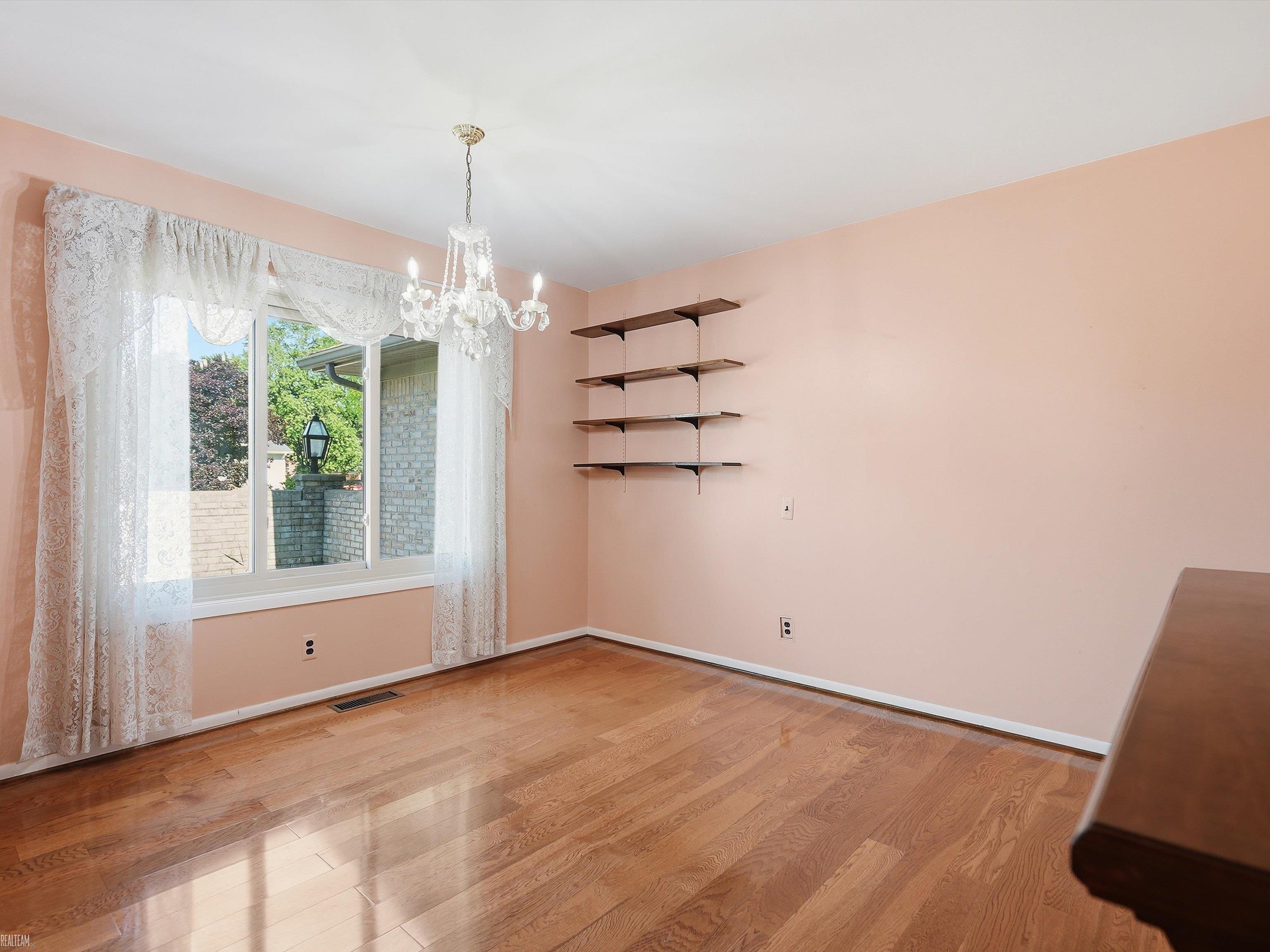 42424 Tessmer Drive Property Photo 4