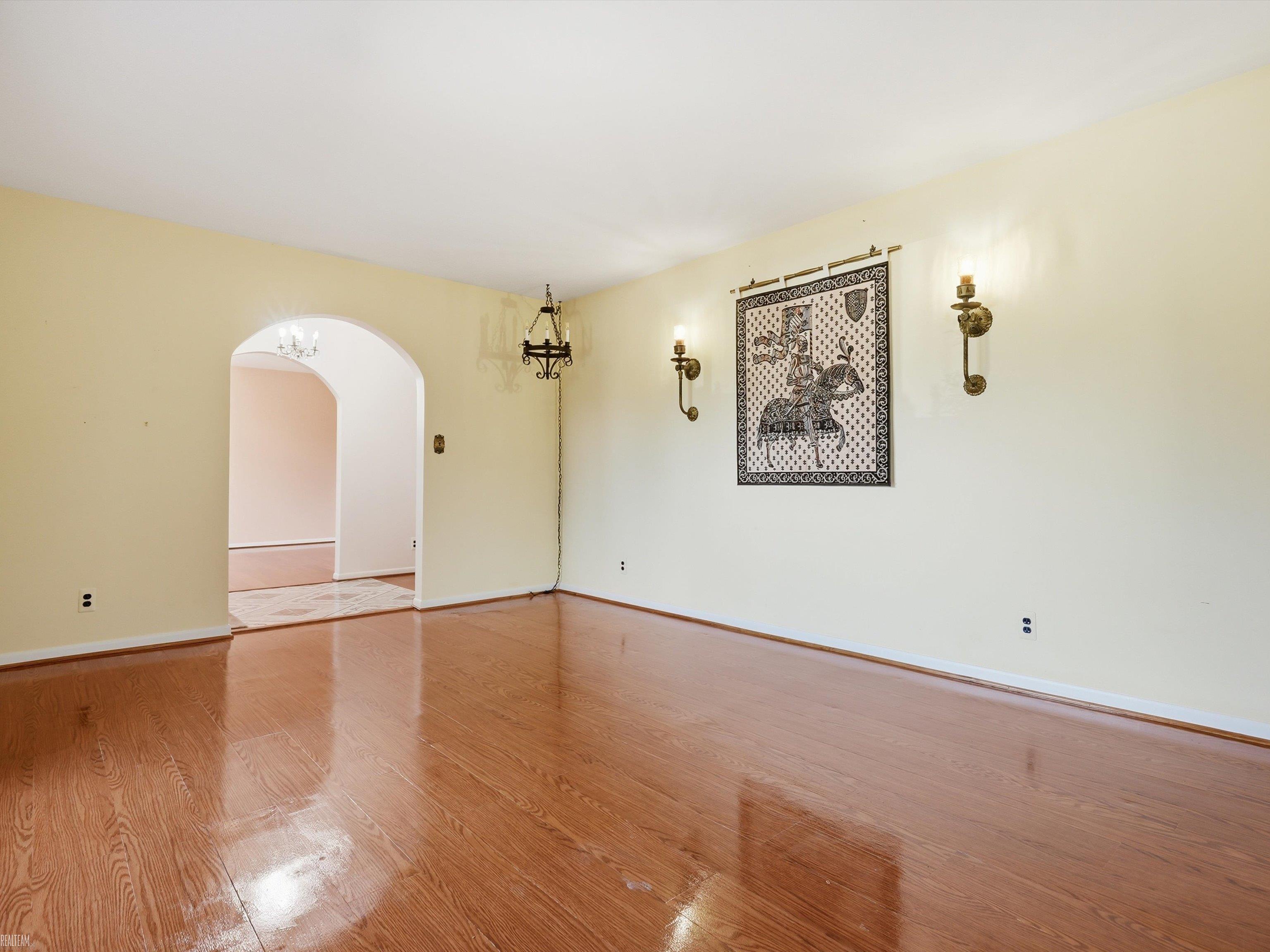 42424 Tessmer Drive Property Photo 6
