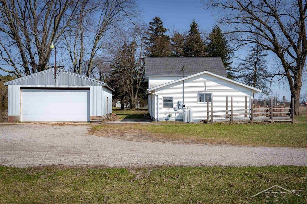 18025 Grabowski Road Property Photo 7