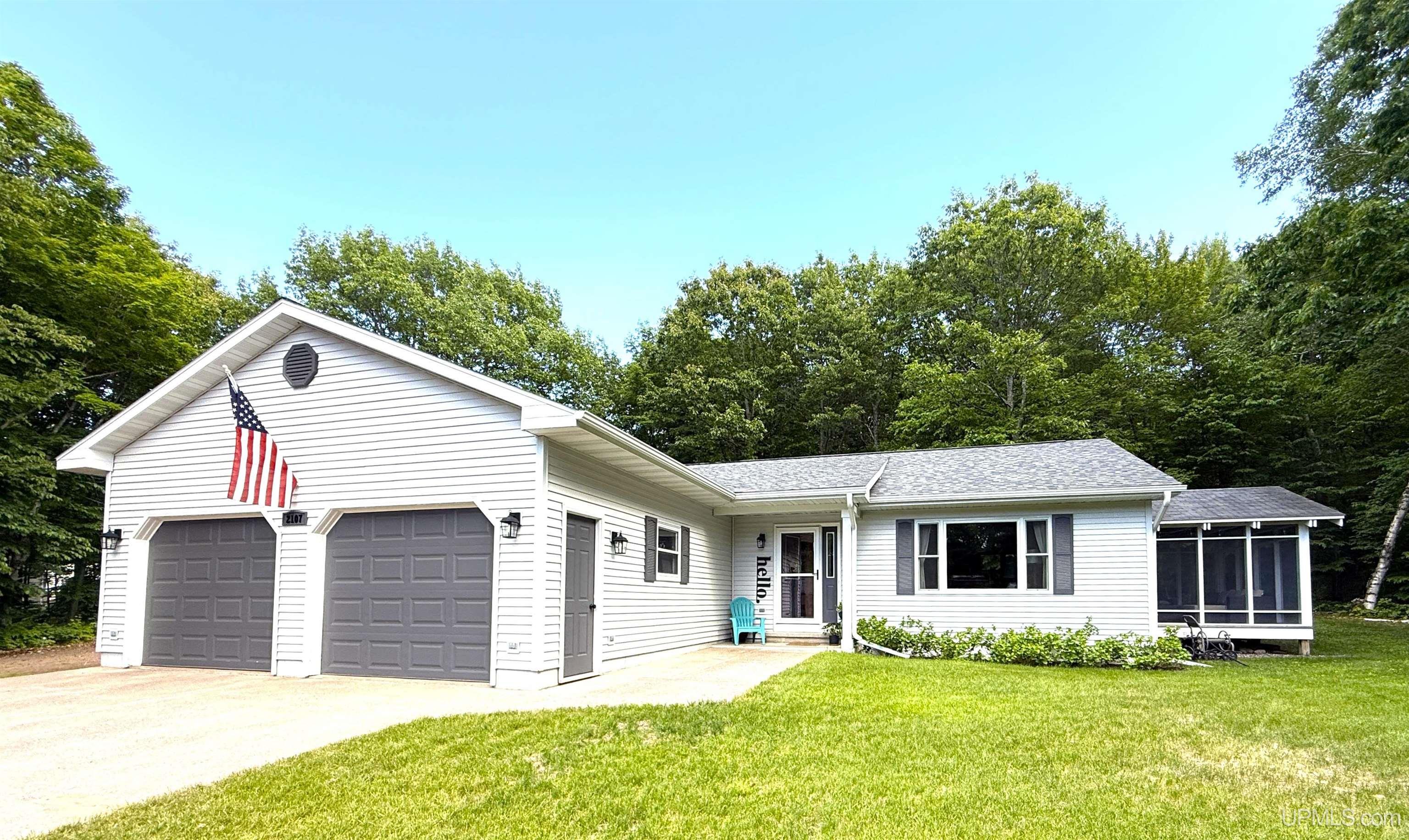 2107 Spruce Lane Property Photo 1