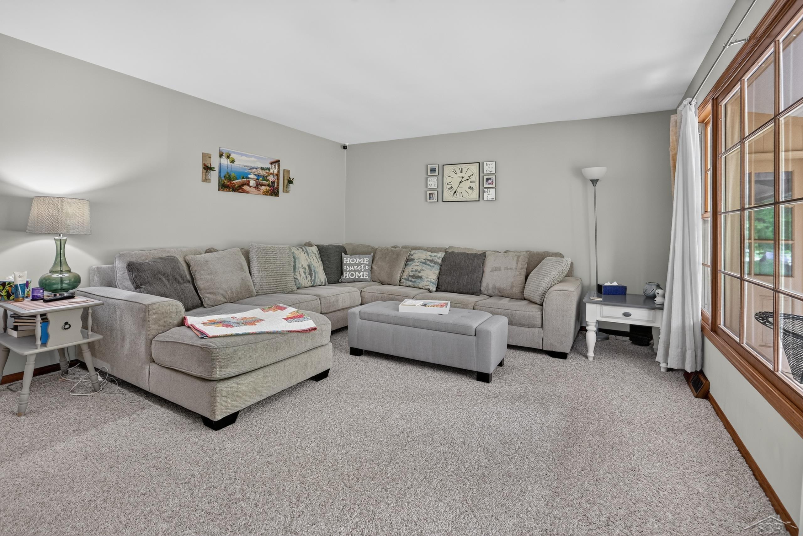 20440 Thornapple Lane Property Photo 6