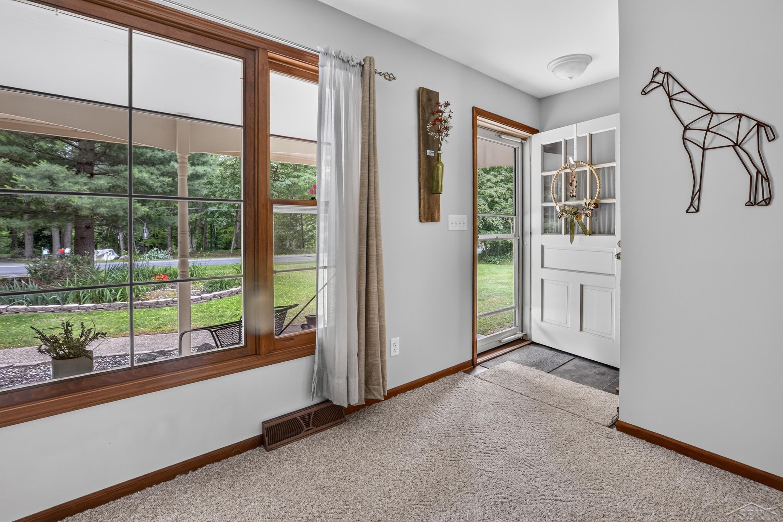 20440 Thornapple Lane Property Photo 8