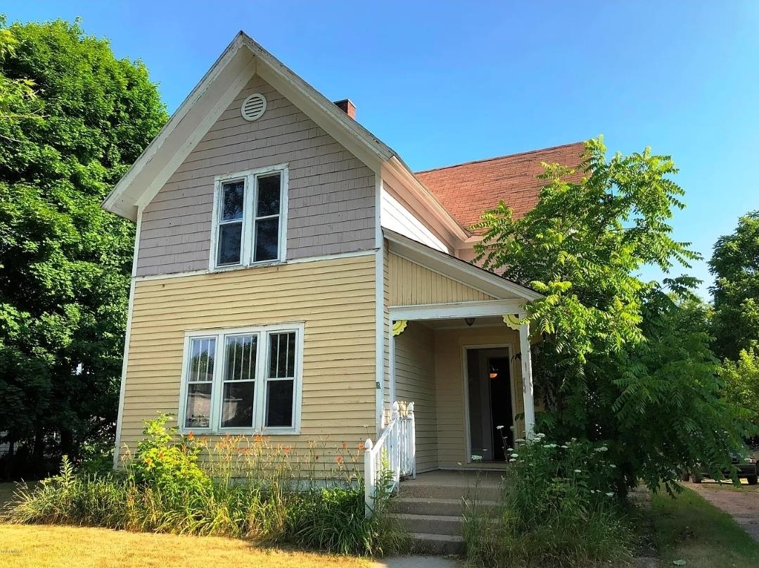 216 W Franklin Avenue Property Photo 2