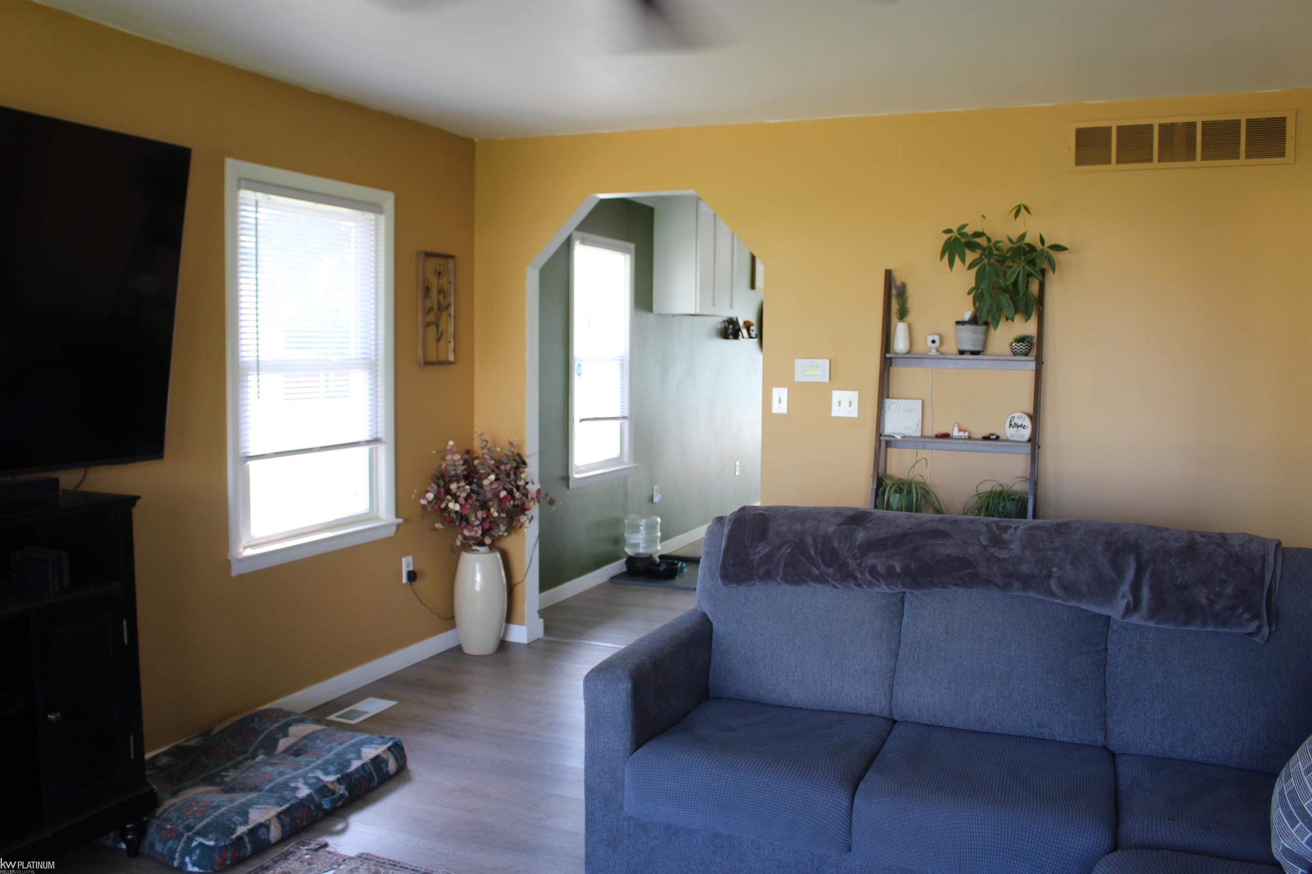 7938 River Road Property Photo 3