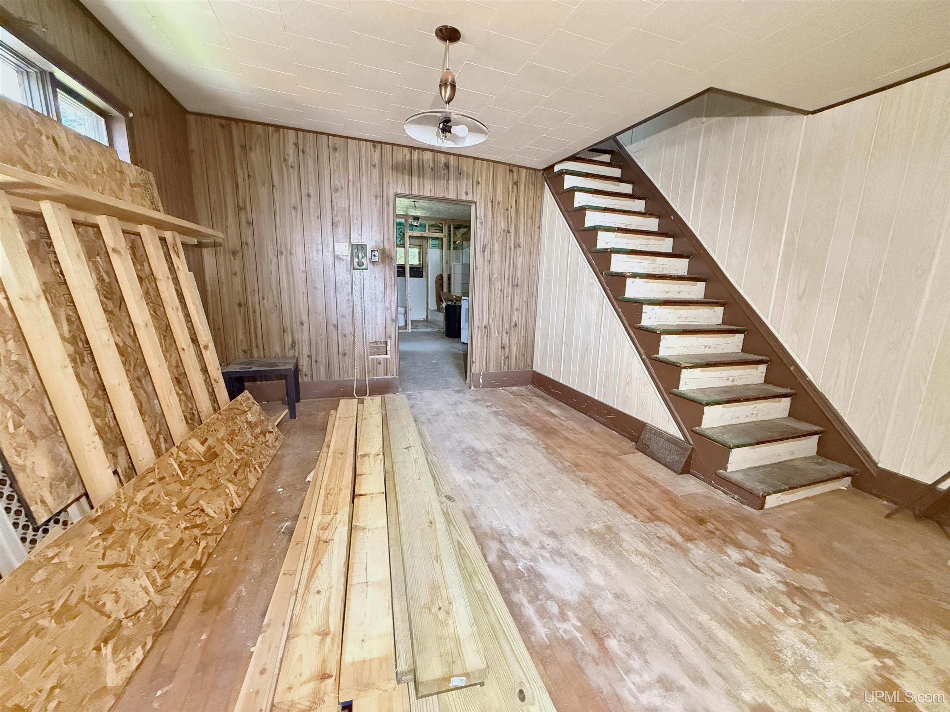 25396 Portland Street Property Photo 5