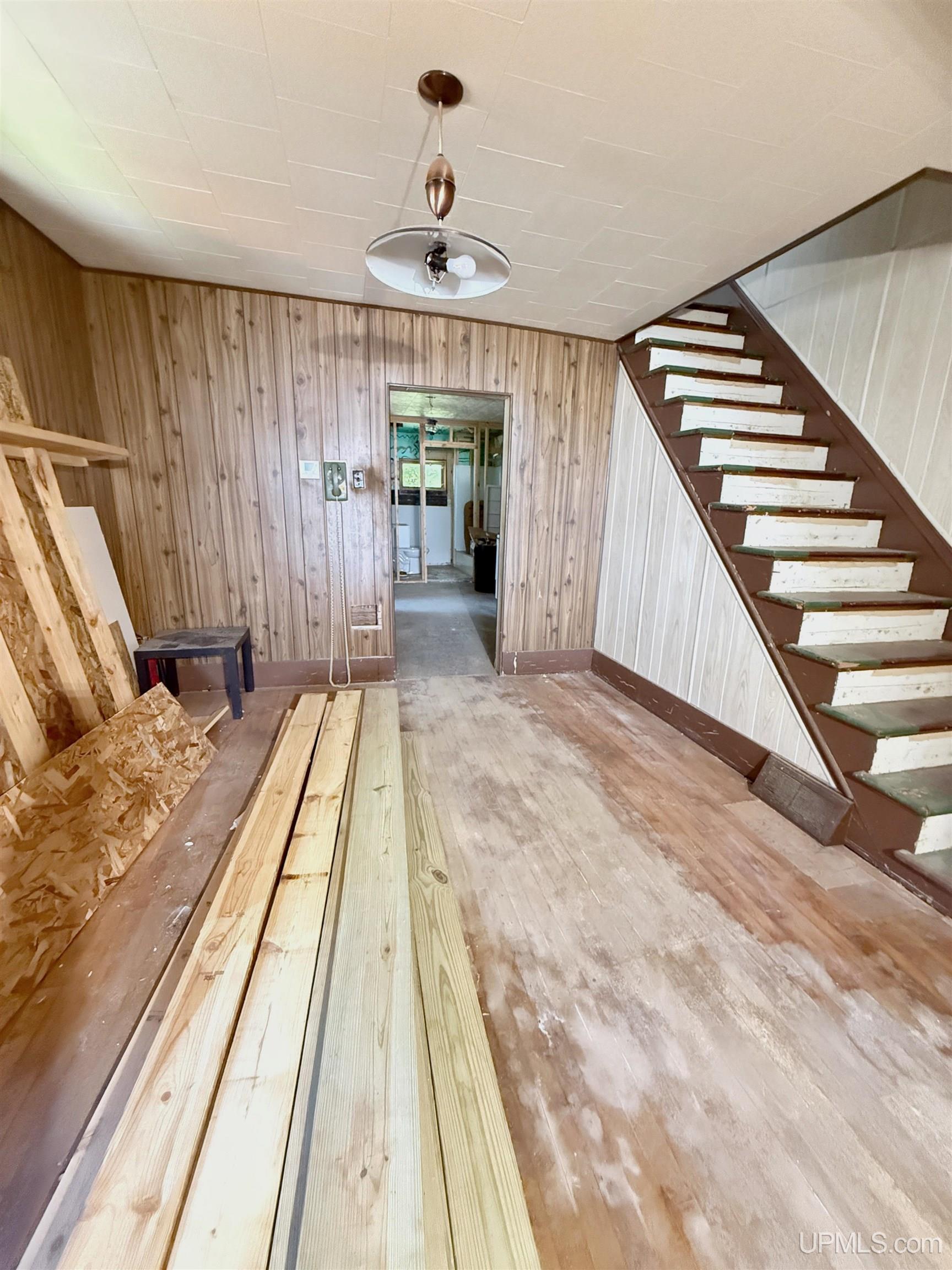 25396 Portland Street Property Photo 6