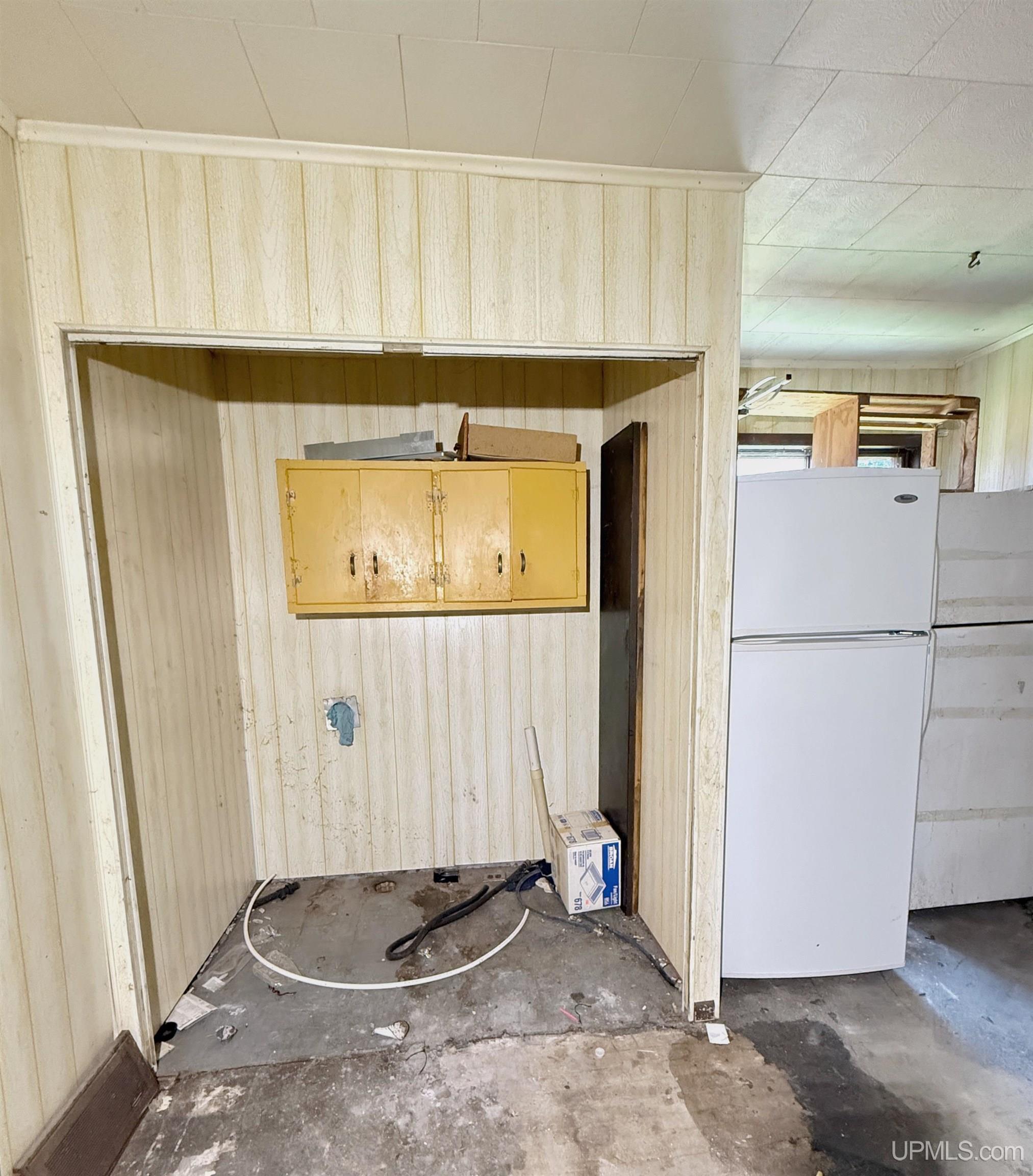25396 Portland Street Property Photo 9