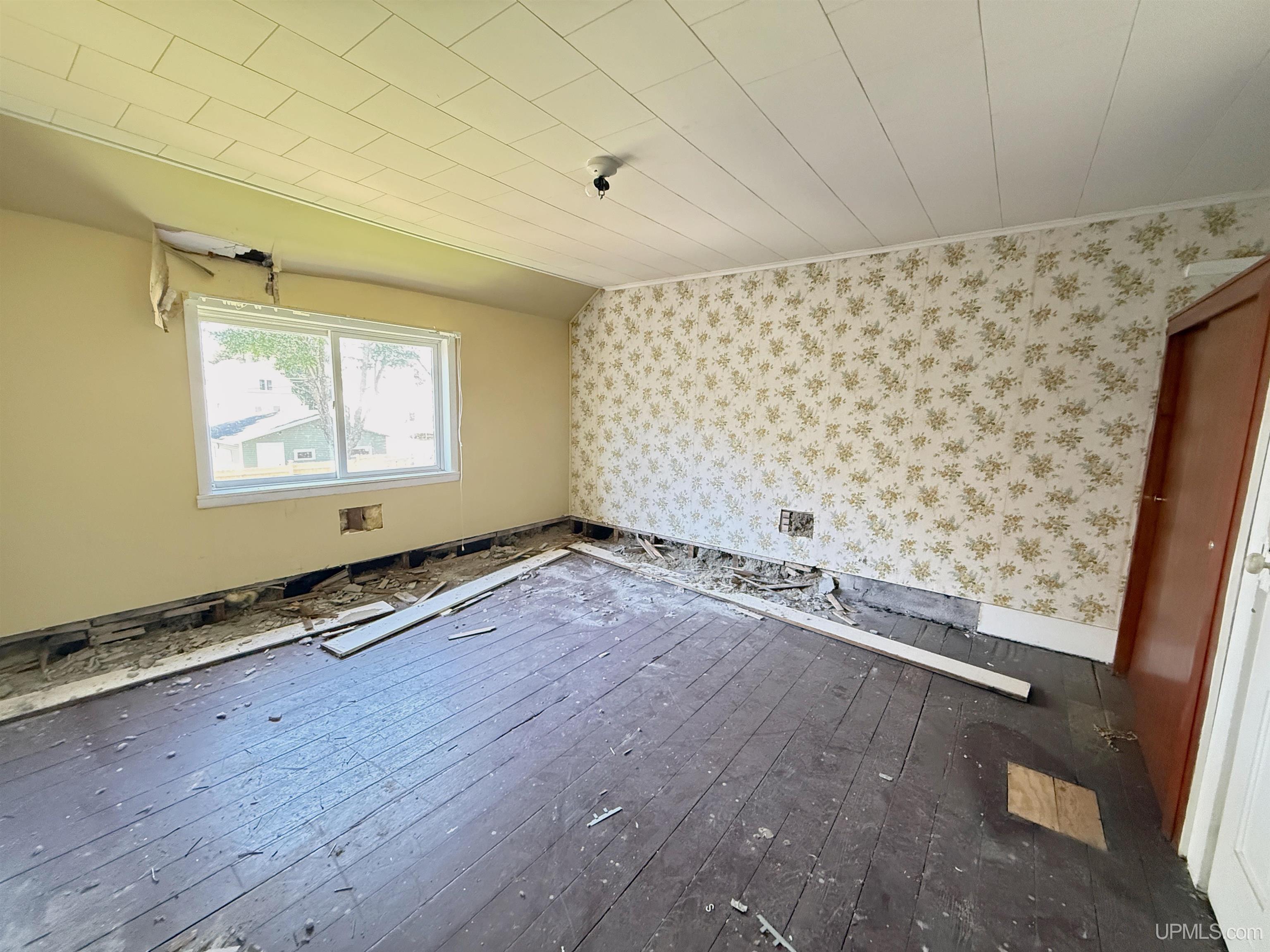 25396 Portland Street Property Photo 13
