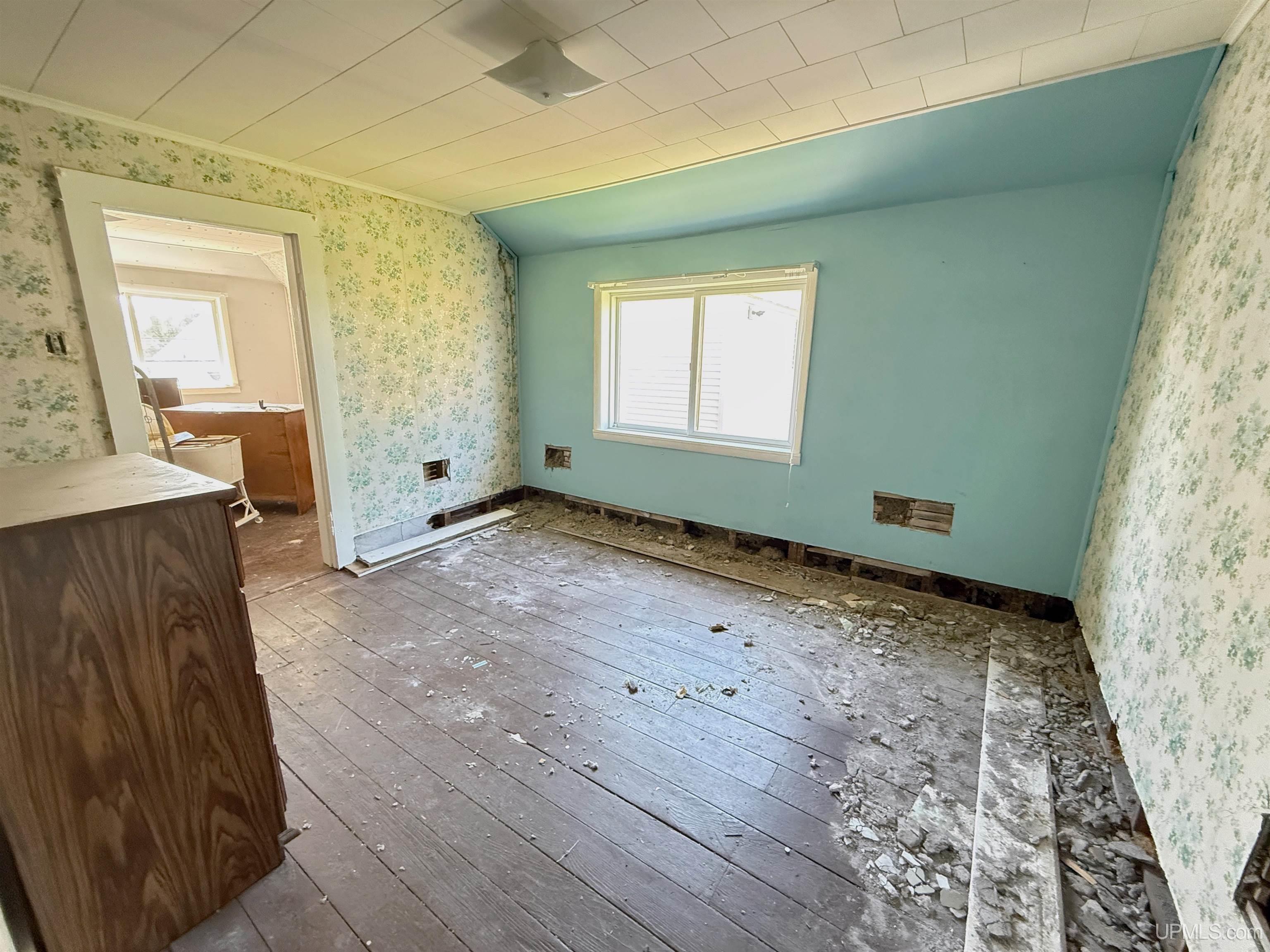 25396 Portland Street Property Photo 15