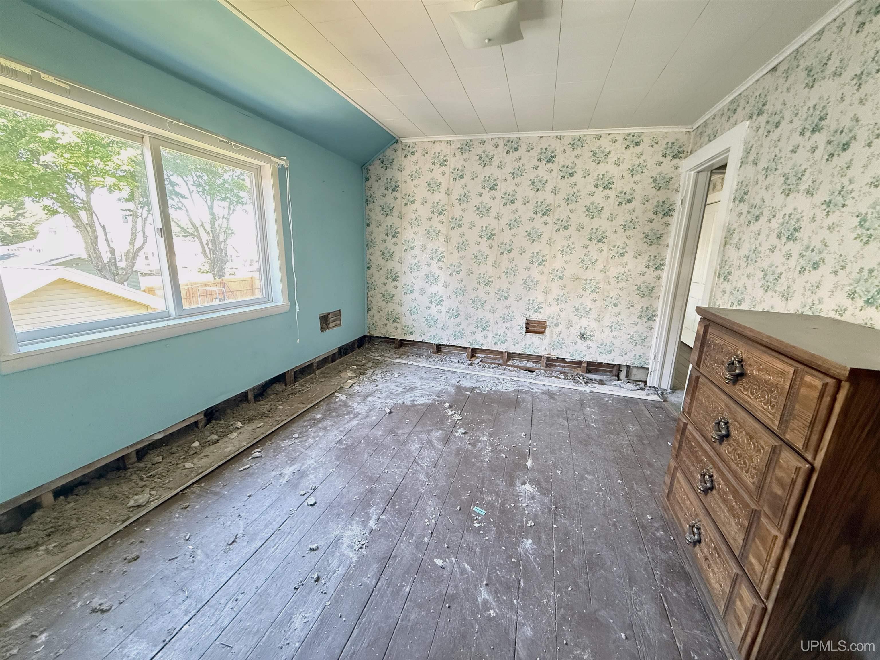 25396 Portland Street Property Photo 17