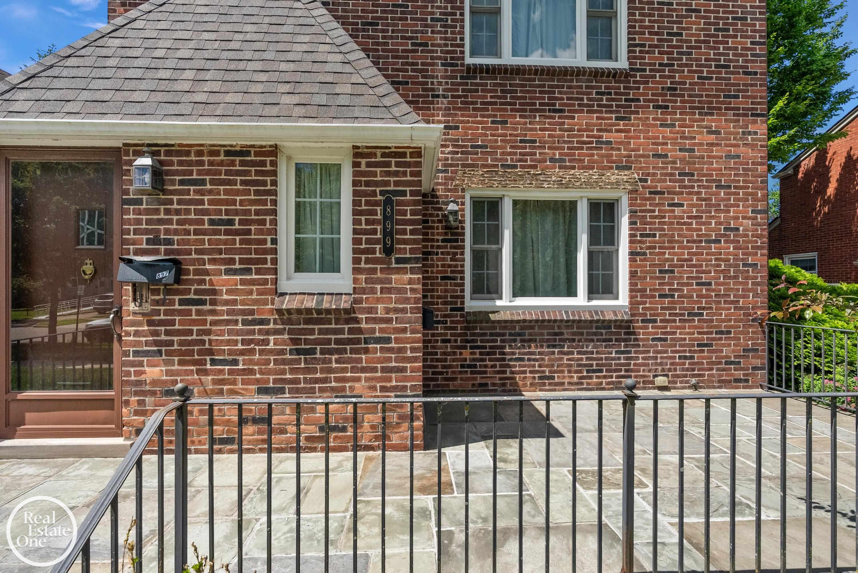 897 Rivard Boulevard Property Photo 5