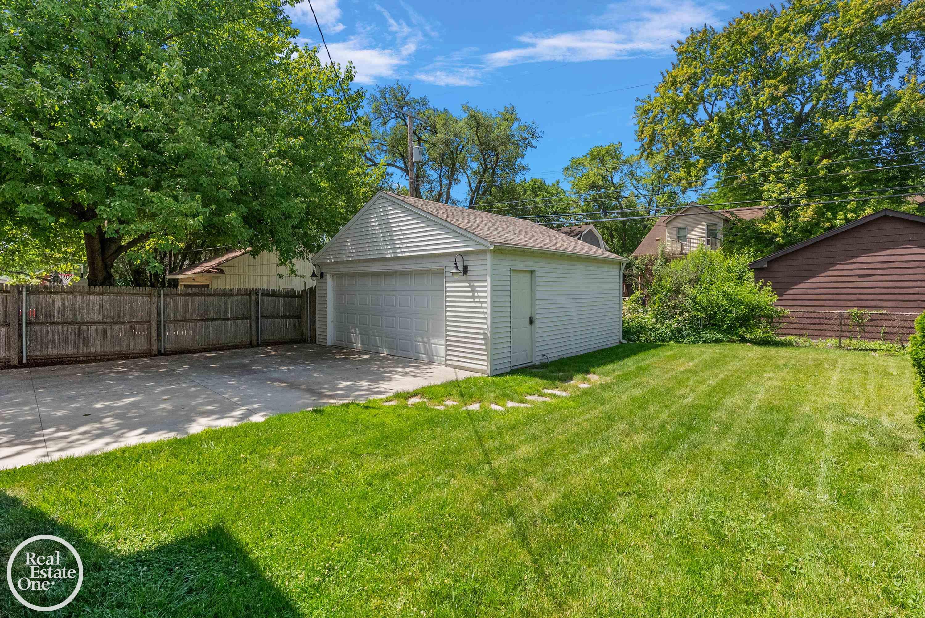 897 Rivard Boulevard Property Photo 8