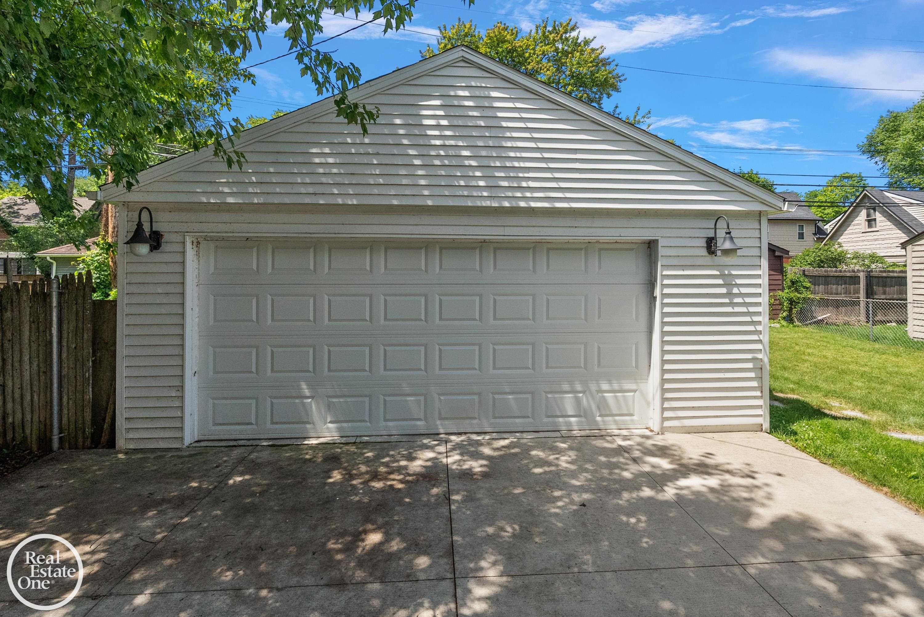 897 Rivard Boulevard Property Photo 10