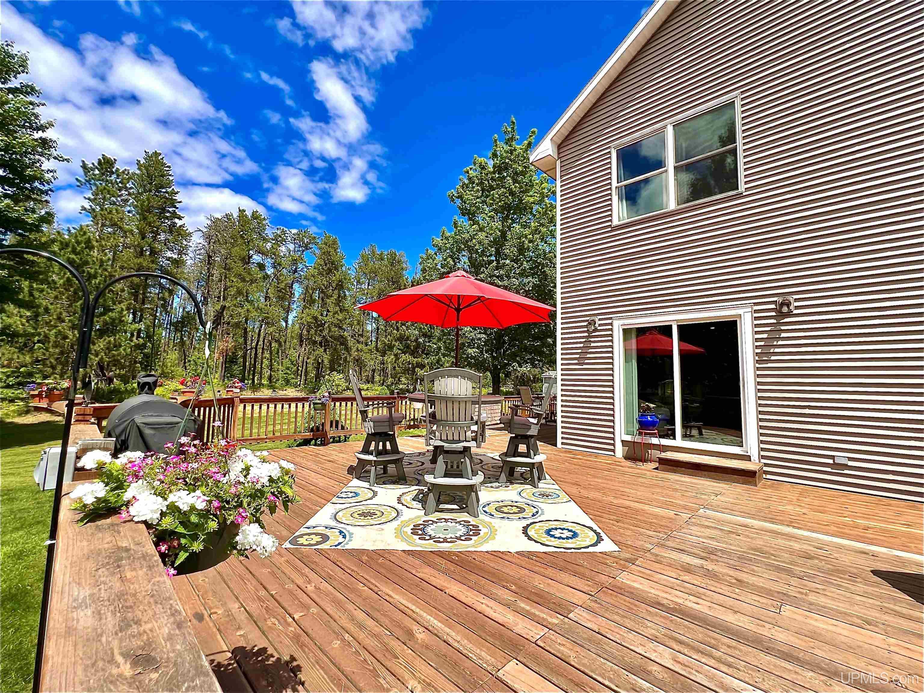 1289 E M28 Highway Property Photo 2