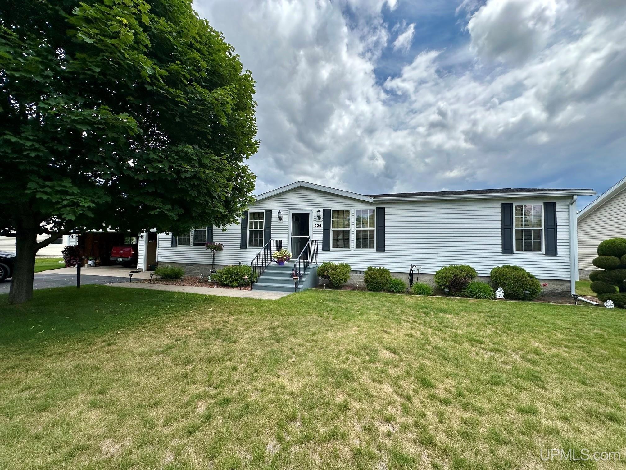 26 Kenneally Boulevard Property Photo 1