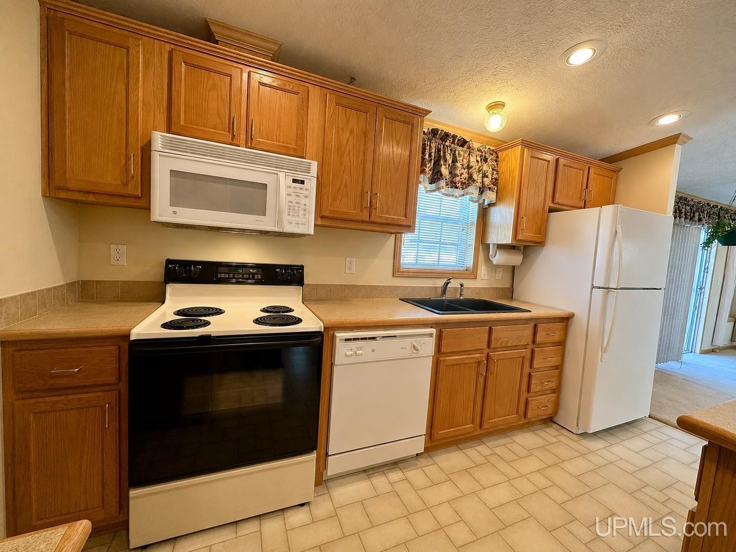 26 Kenneally Boulevard Property Photo 6