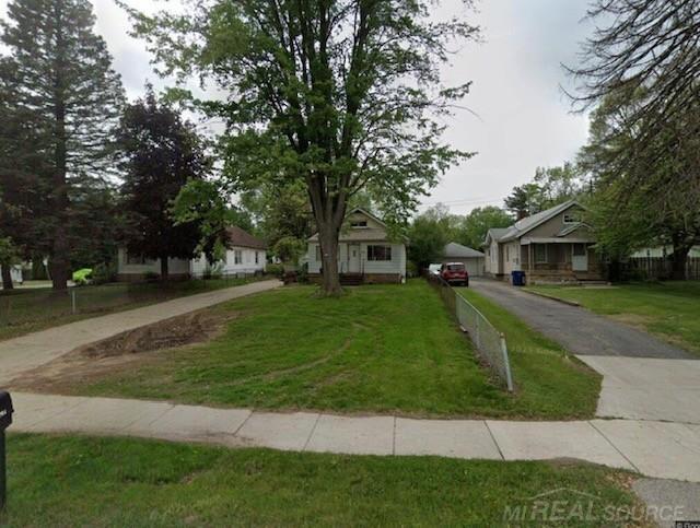 57815 Van Dyke Avenue Property Photo 2