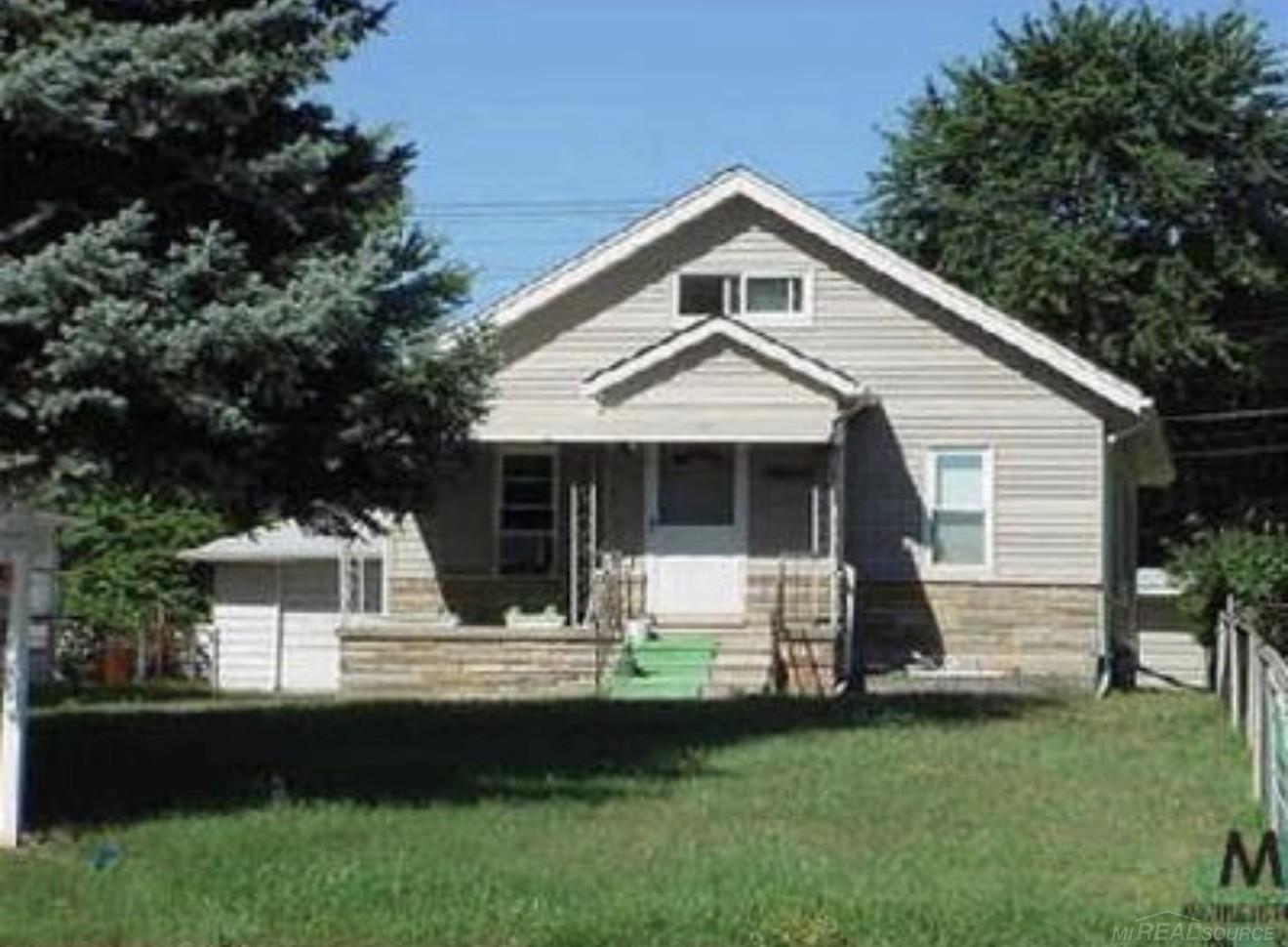 57815 Van Dyke Avenue Property Photo 3
