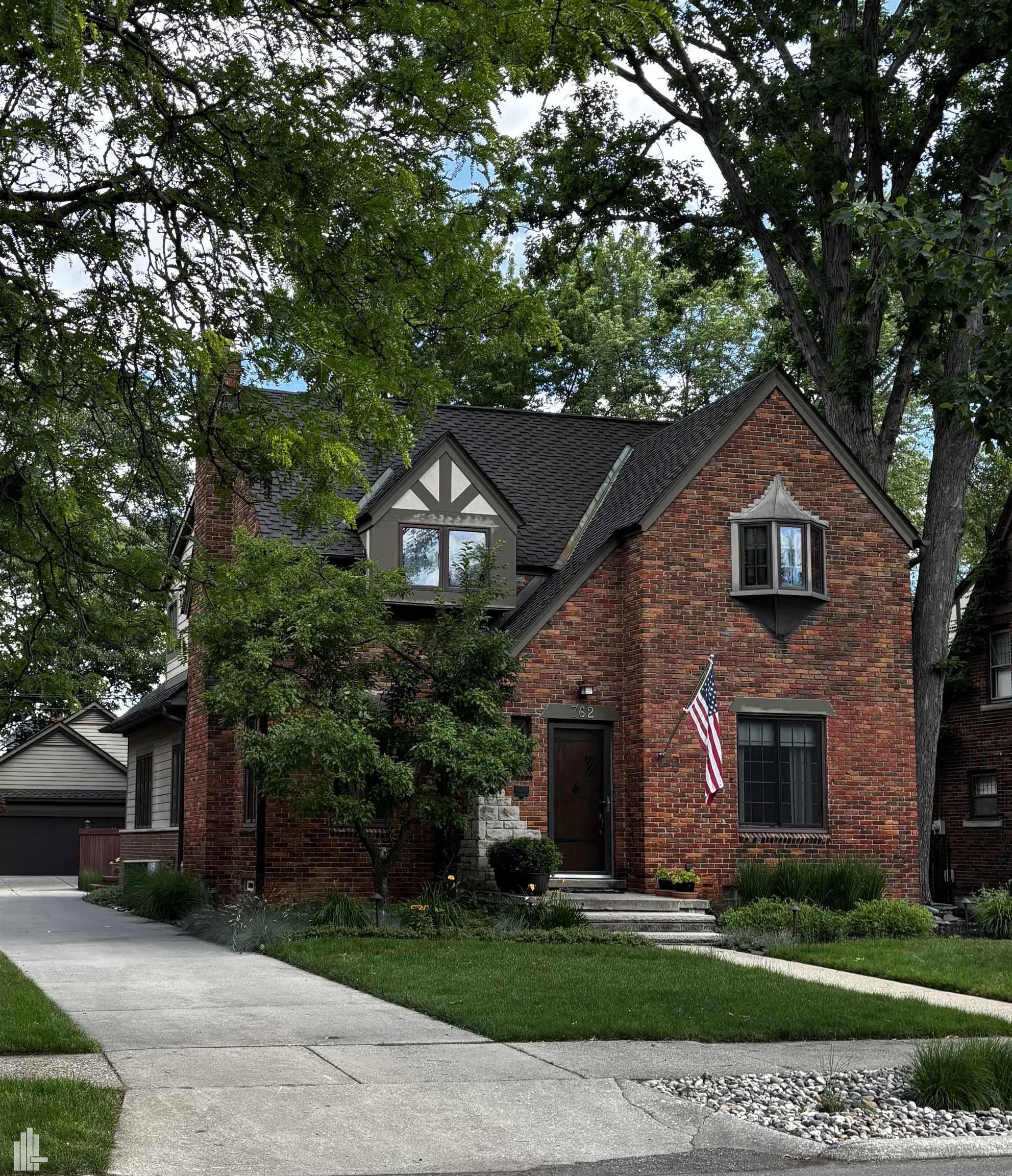 762 W Oakridge Streets
