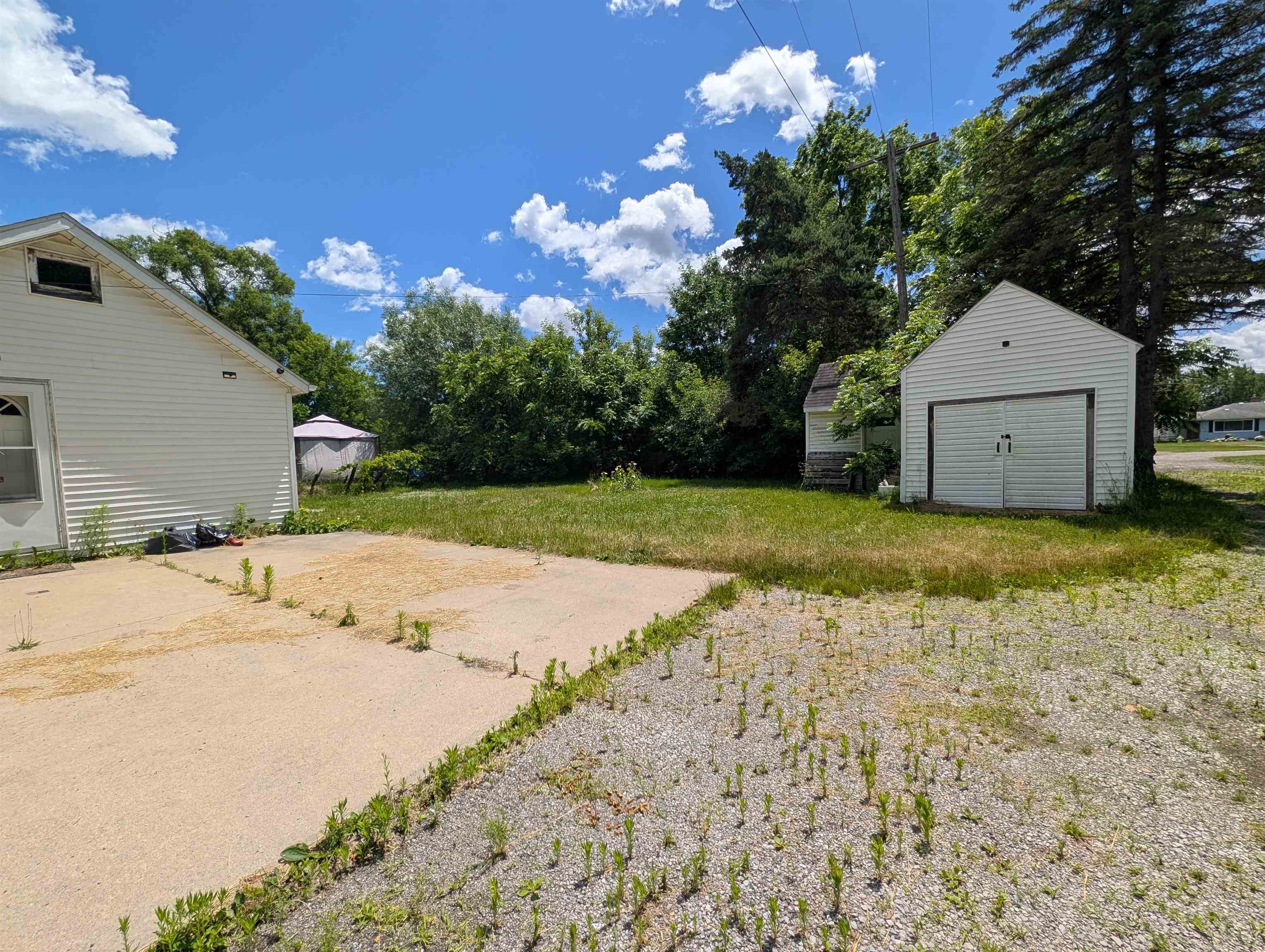 2286 California Avenue Property Photo 3