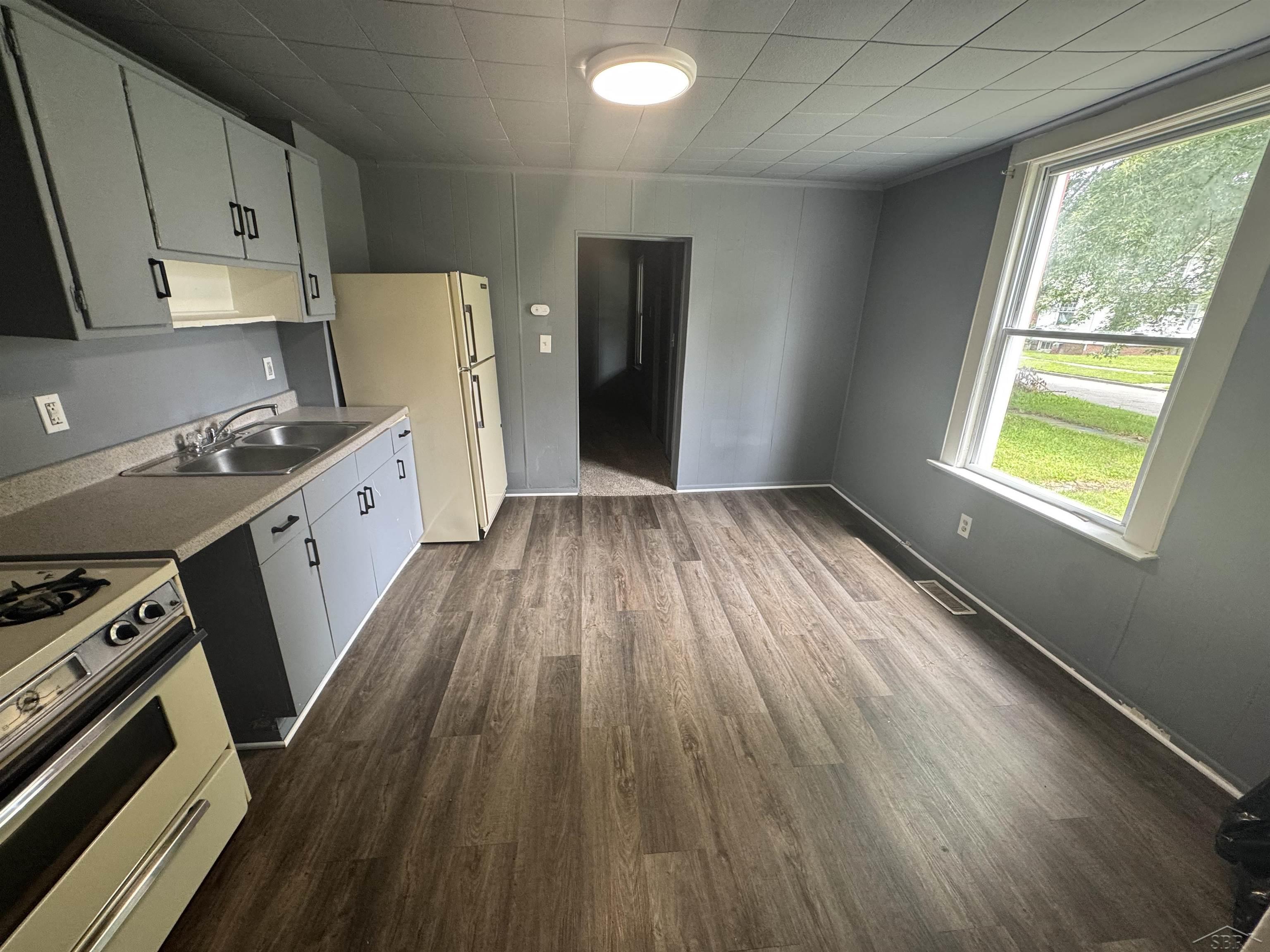 1002 Madison Avenue Property Photo 3